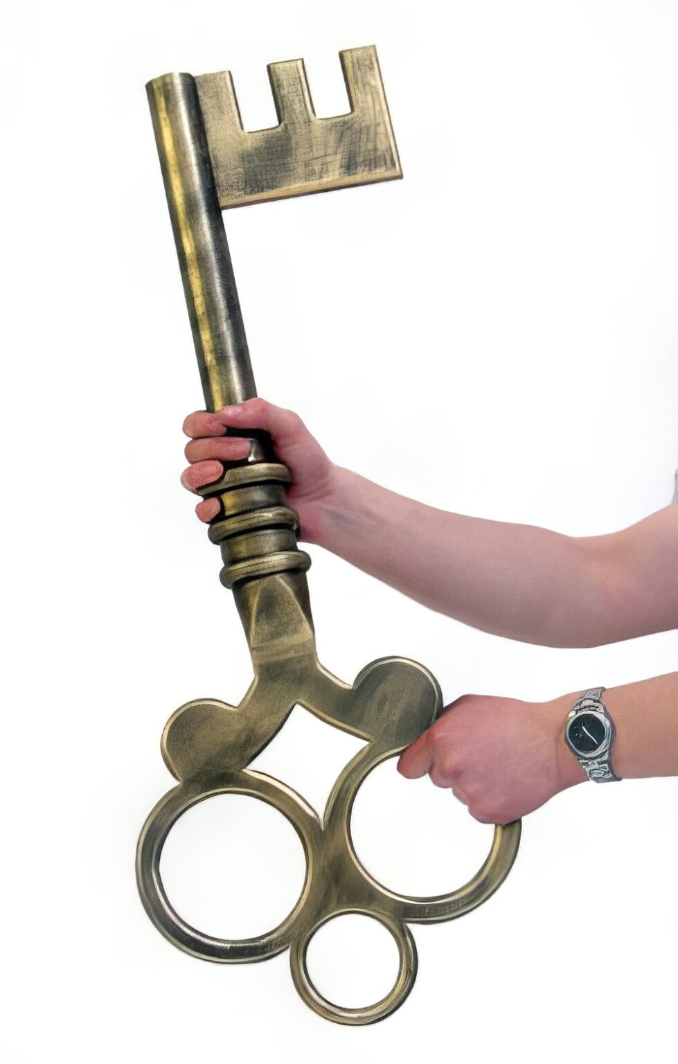 20080515145712_giant_gold_key_prop.jpg