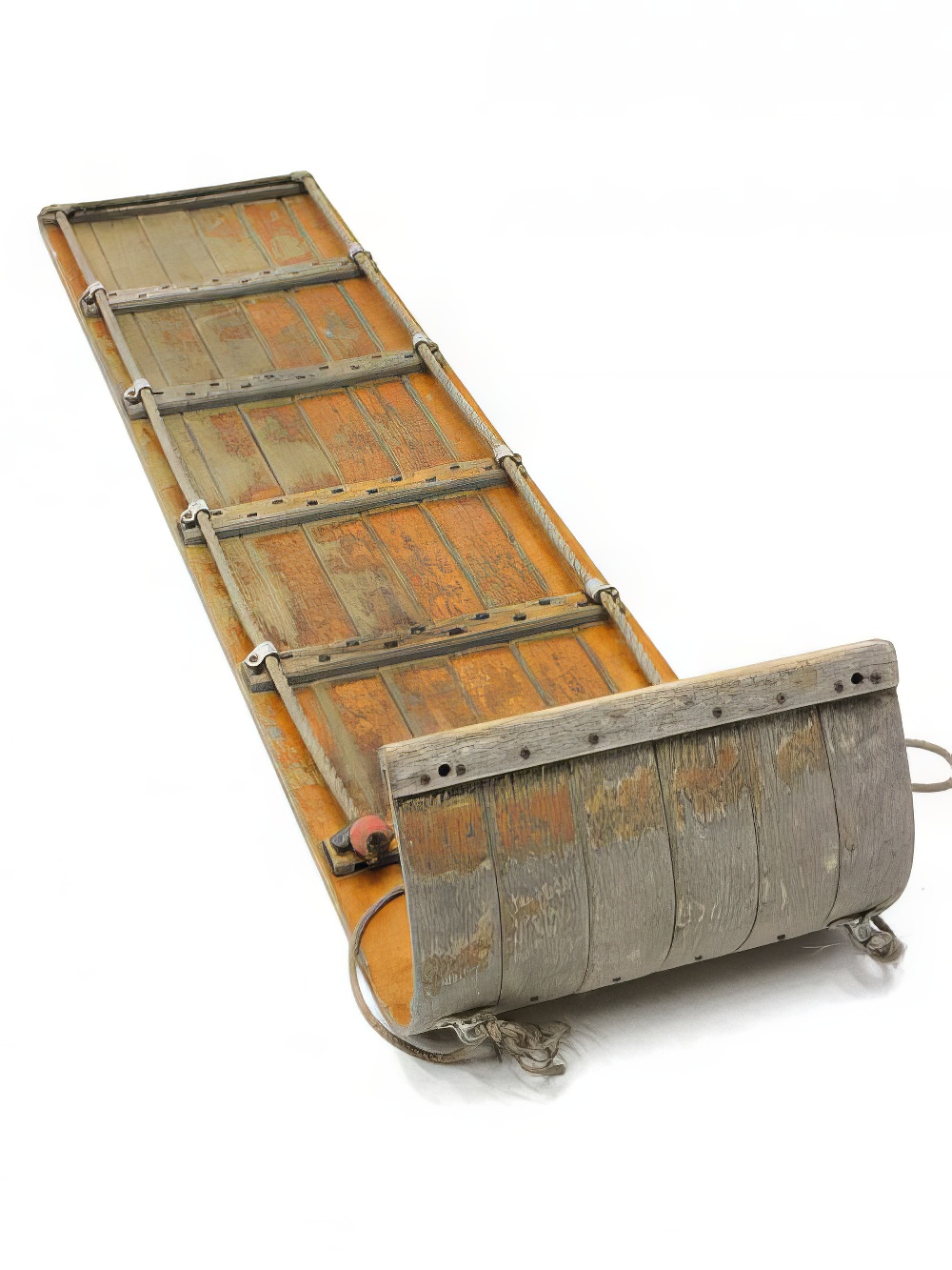 ALP20_apres_ski_vintage_tobogan_sledge_02_event_prop_hire_optimised.jpg