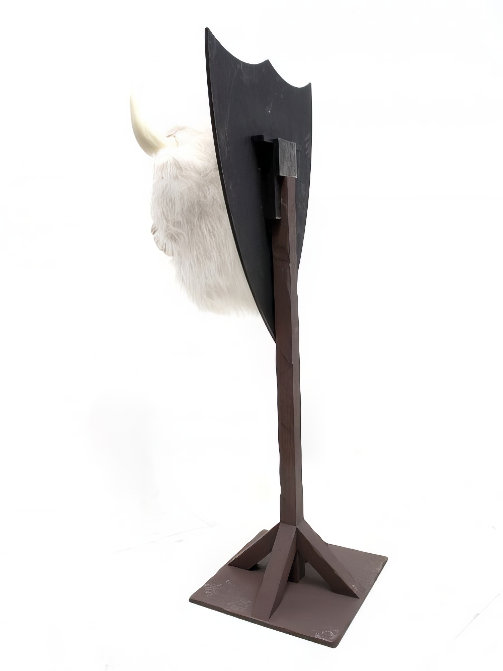 AML112_White_Bison_Head_Prop_event_prop_hire_0038_DD007_optimised.jpg