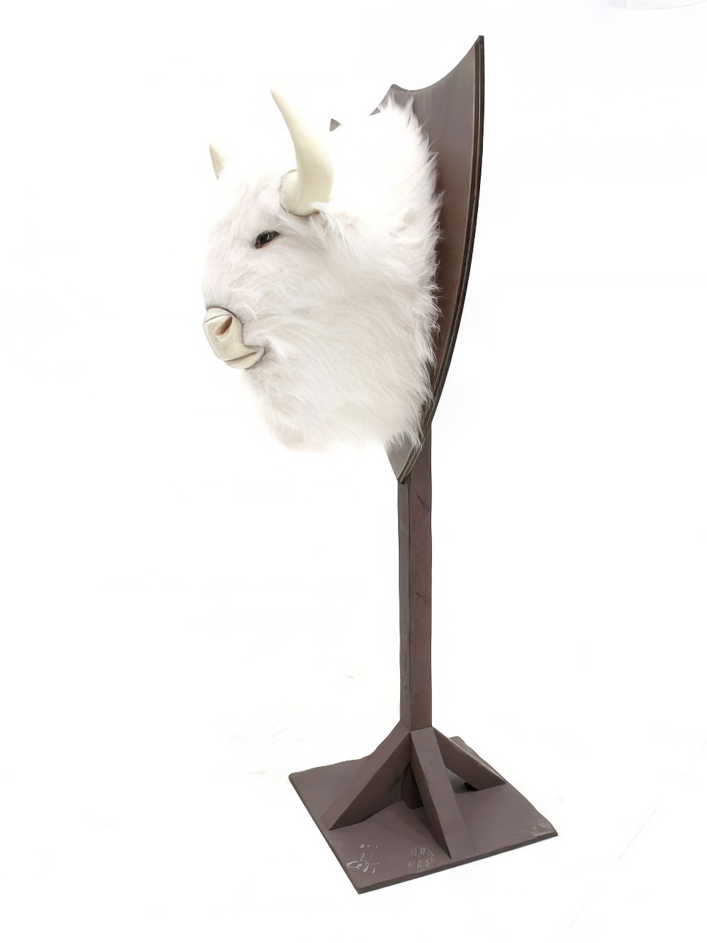 AML112_White_Bison_Head_Prop_event_prop_hire_0042_DD014_optimised.jpg