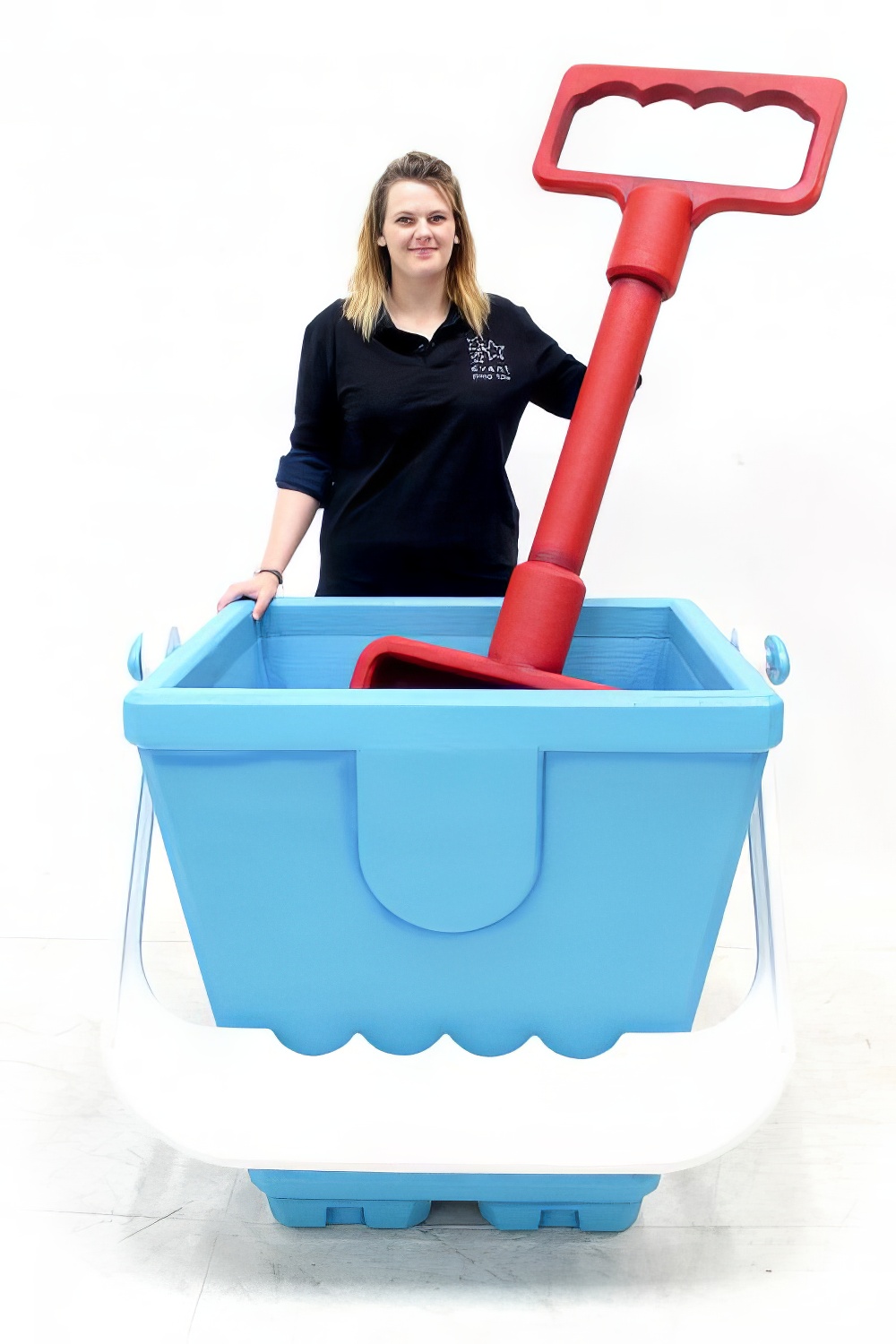 ATS96_Giant_Bucketand_amp_Spade_event_prop_hire_0026_DD032_copy.jpg