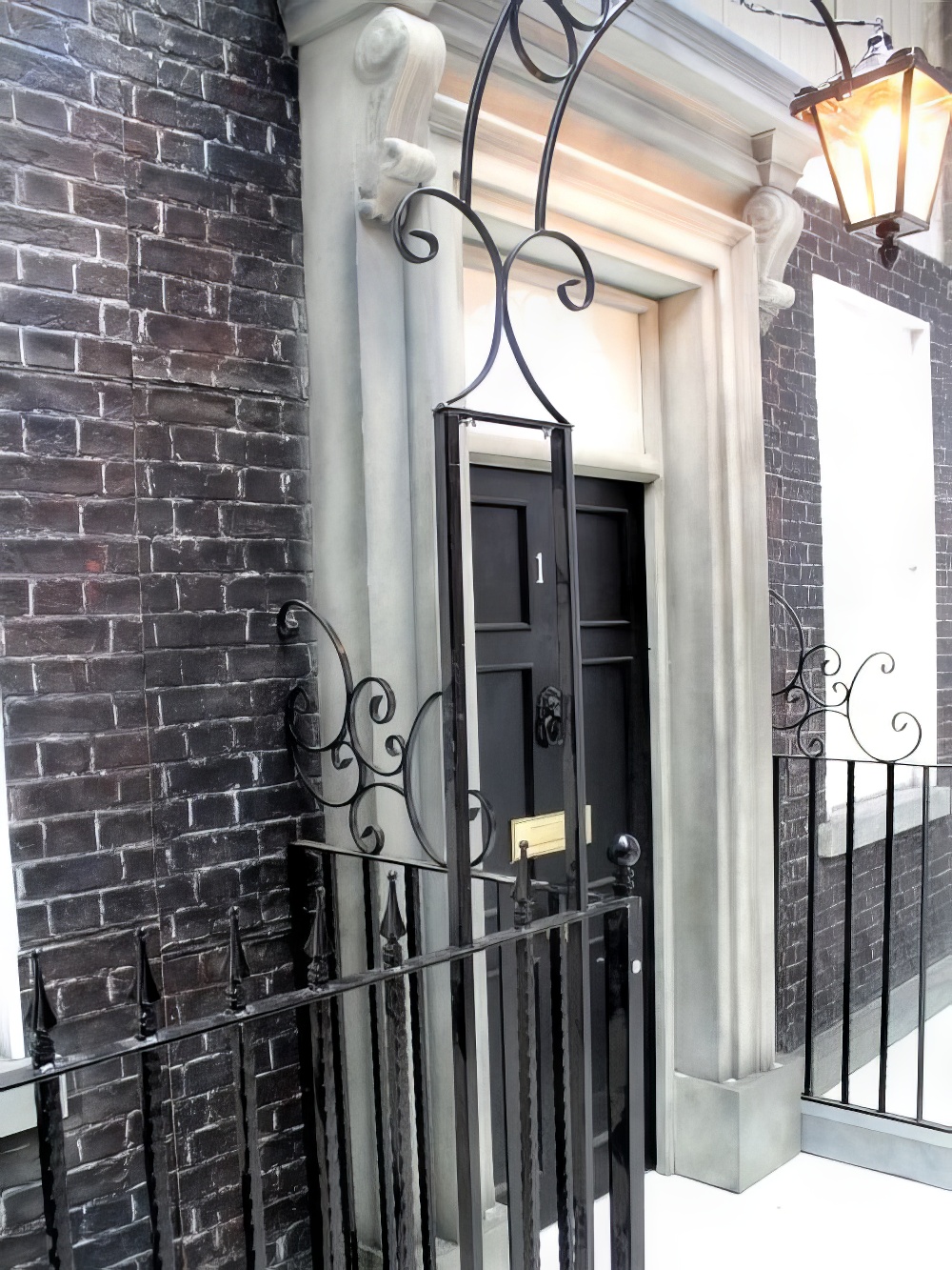 BRT29_no_10_downing_street_5_entranceway_event_prop_hire_optimised.jpg
