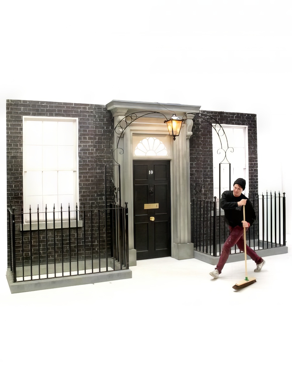 BRT29_no_10_downing_street_7_entranceway_event_prop_hire_optimised.jpg