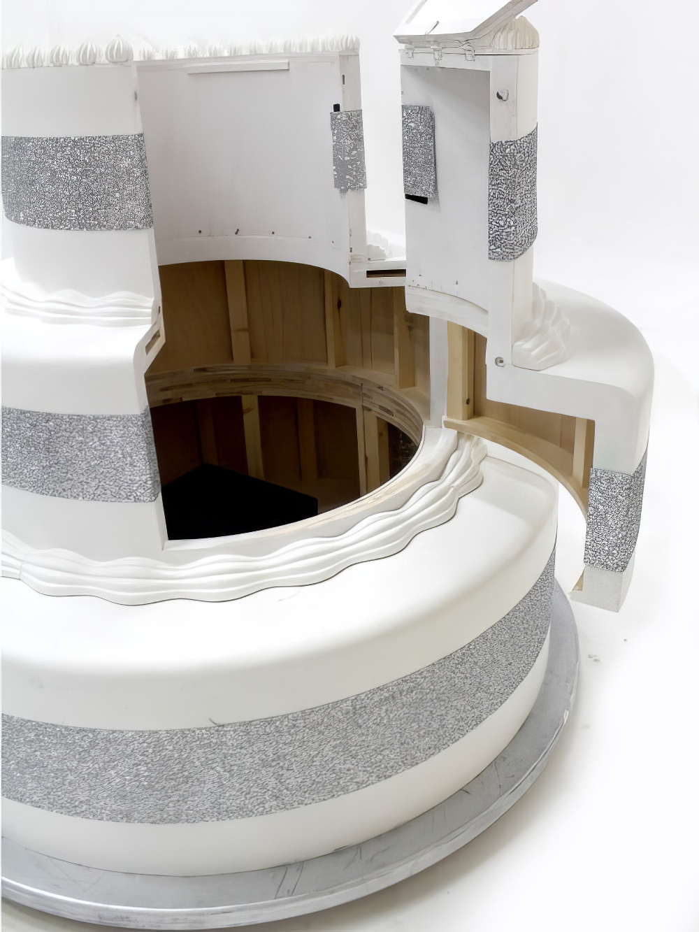 CEL09_giant_pop_out_cake_5_with_opening_top_and_side_backdoor_event_prop_hire.jpg