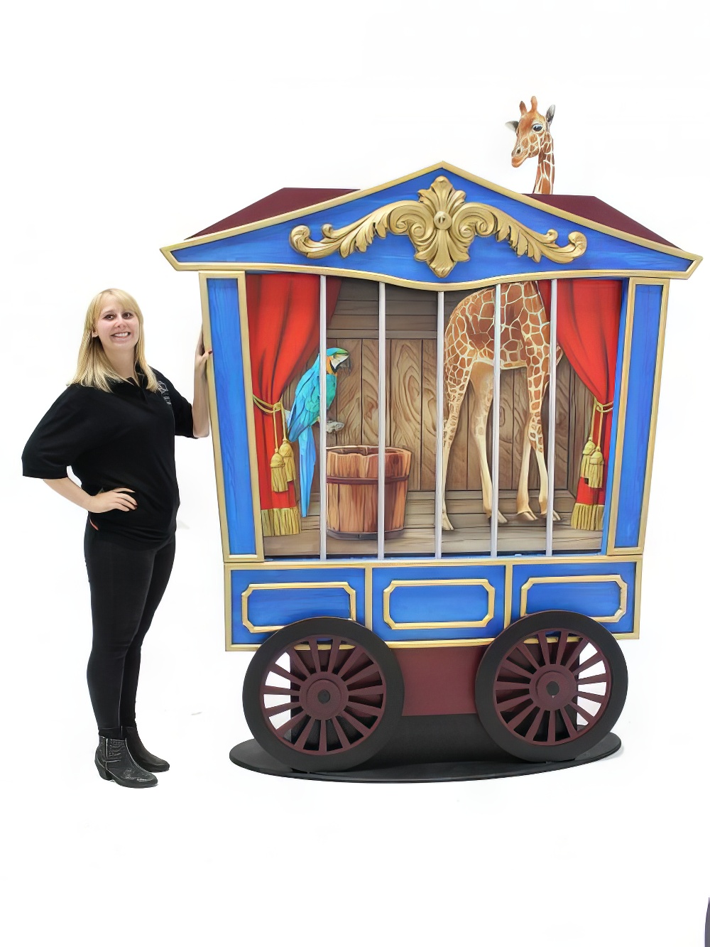CIR74_-_circus_train_-_giraffe_-01-_event_prop_hire.jpg