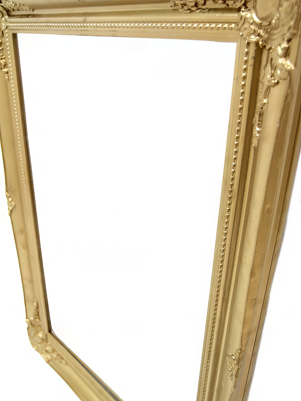 FRM15_SN3748_Small_Ornate_Gold_Grameevent_prop_hire_LG_1475_copy.jpg