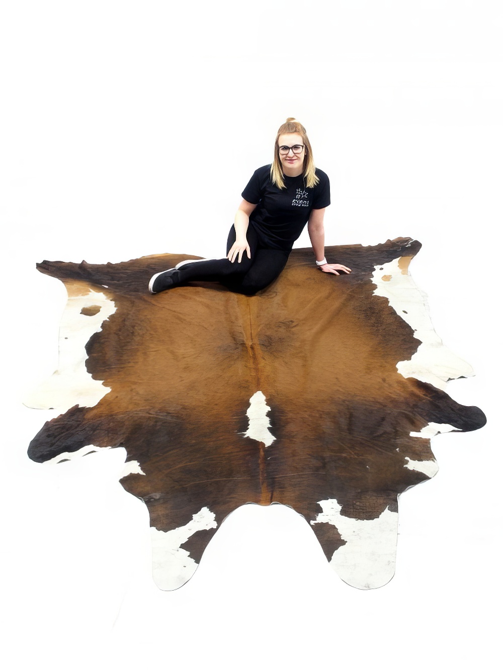 FUR44_Cow_Hide_-_Brownand_amp_White_event_prop_hire_0034LG_510_copy.jpg
