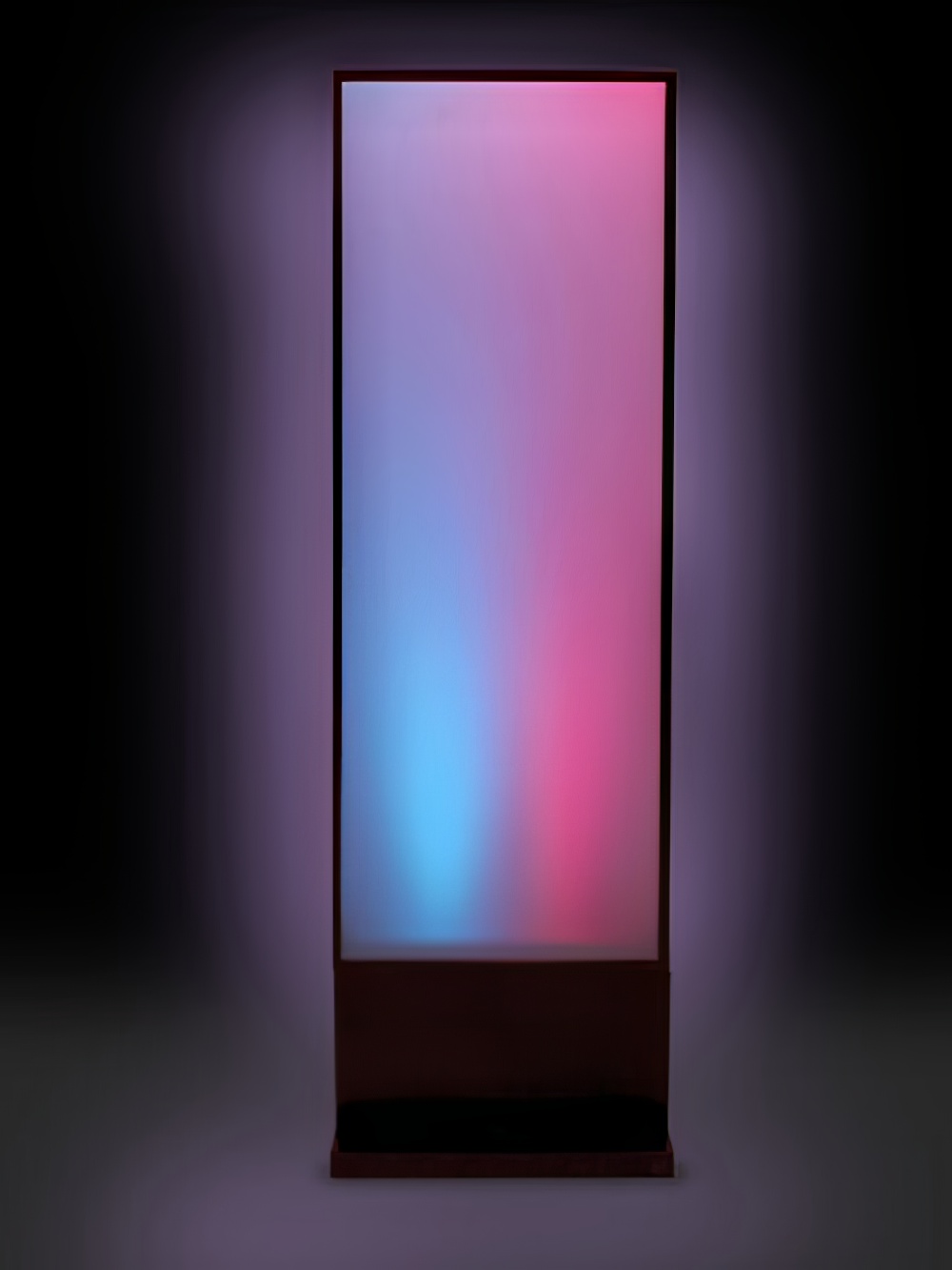 LE32_Obelisk_Light_Box_event_prop_hire_00081_Obelisk_Colour_Blue-Pink_copy_optimised.jpg