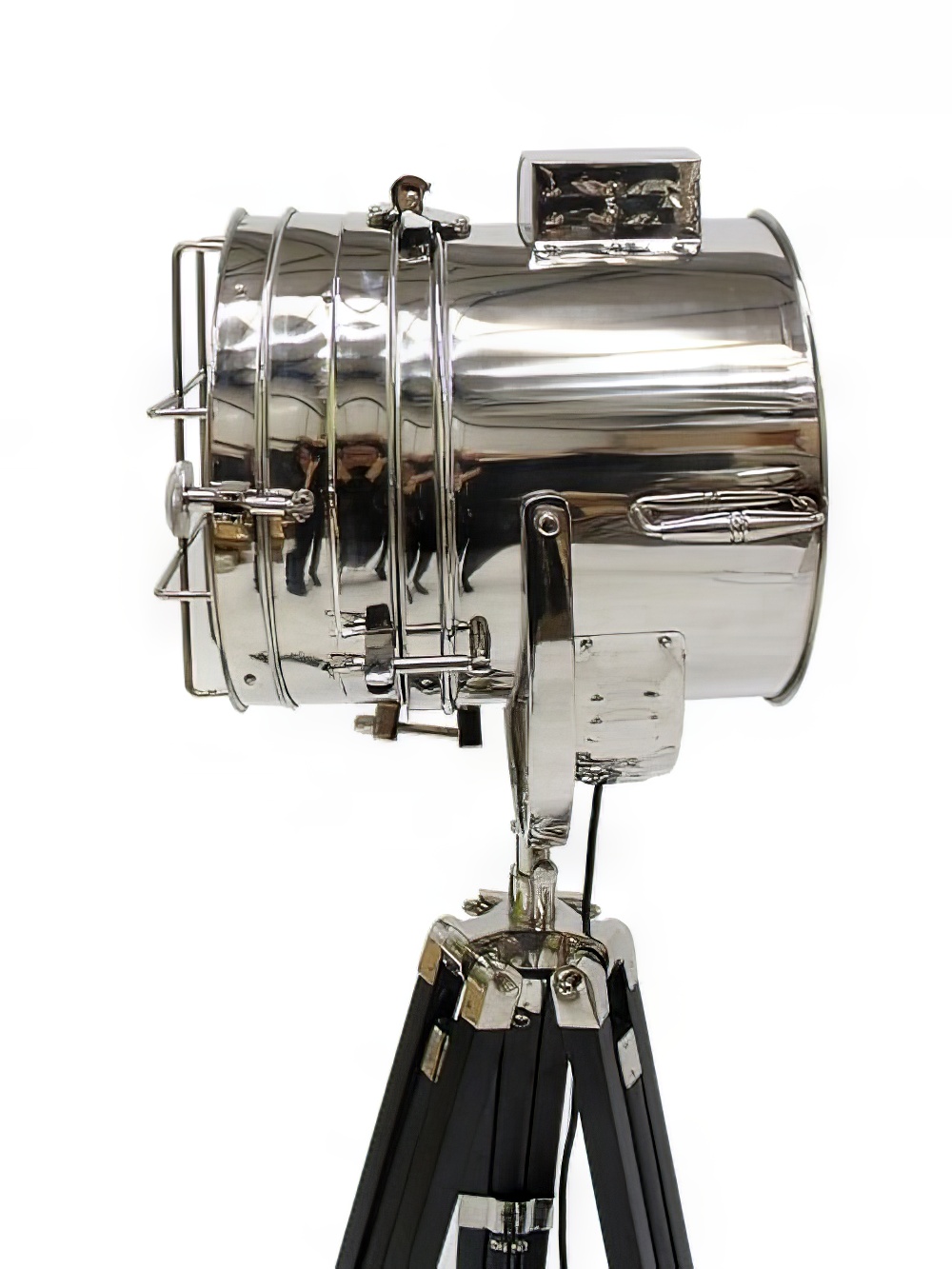 LE82-_spotlight_-_medium05-_event_prop_hire.jpg