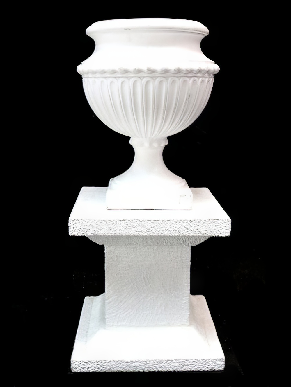 SCN192_SN1347_Small_White_Stone_Effect_PlinthRibbed_Stone_Effect_Urnevent_prop_hire_LG_1033_copy.jpg