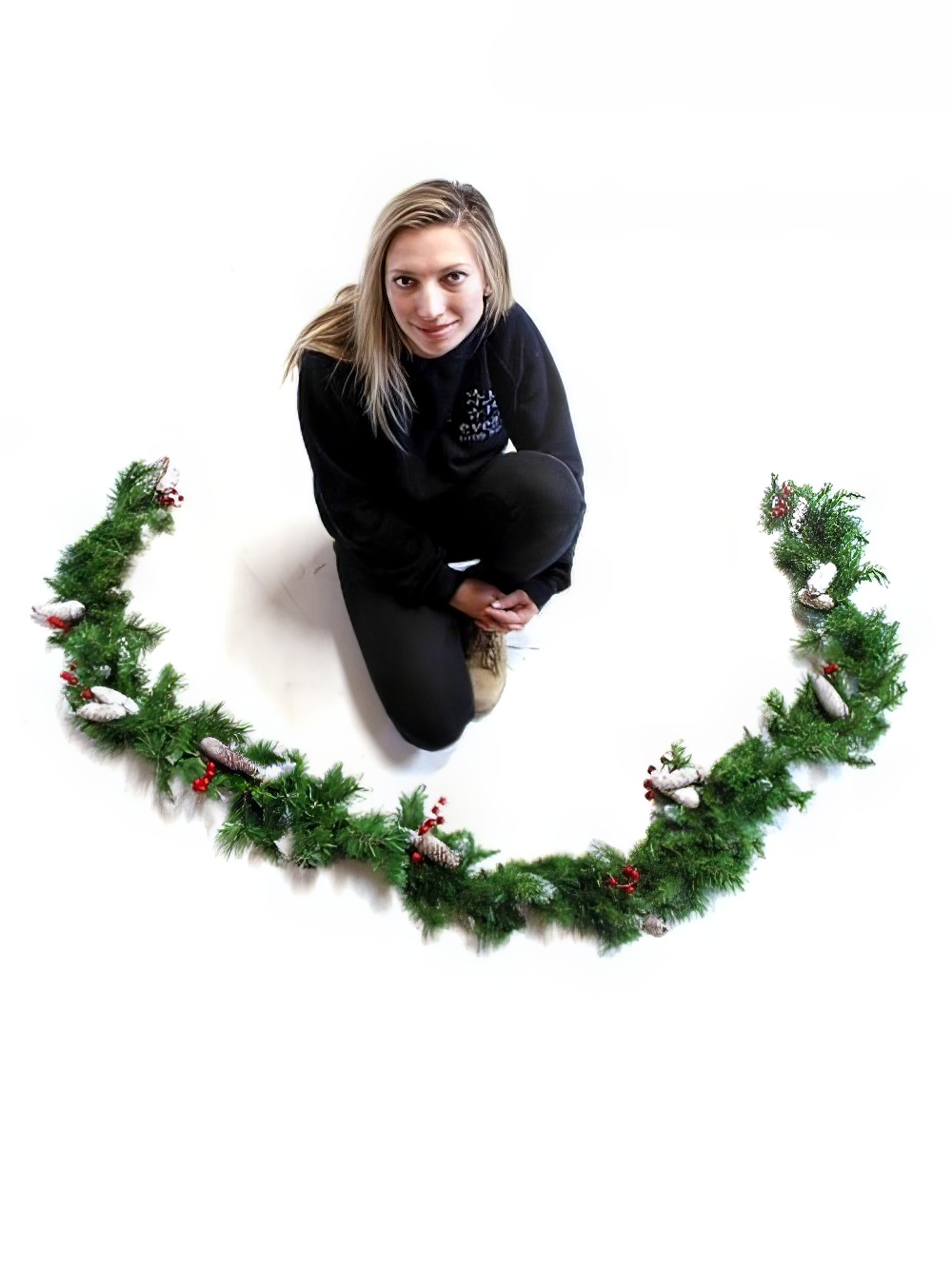 SCN211_Frosted_Berry_Christmas_Garland_event_prop_hire_0005IMG_7515_copy.jpg