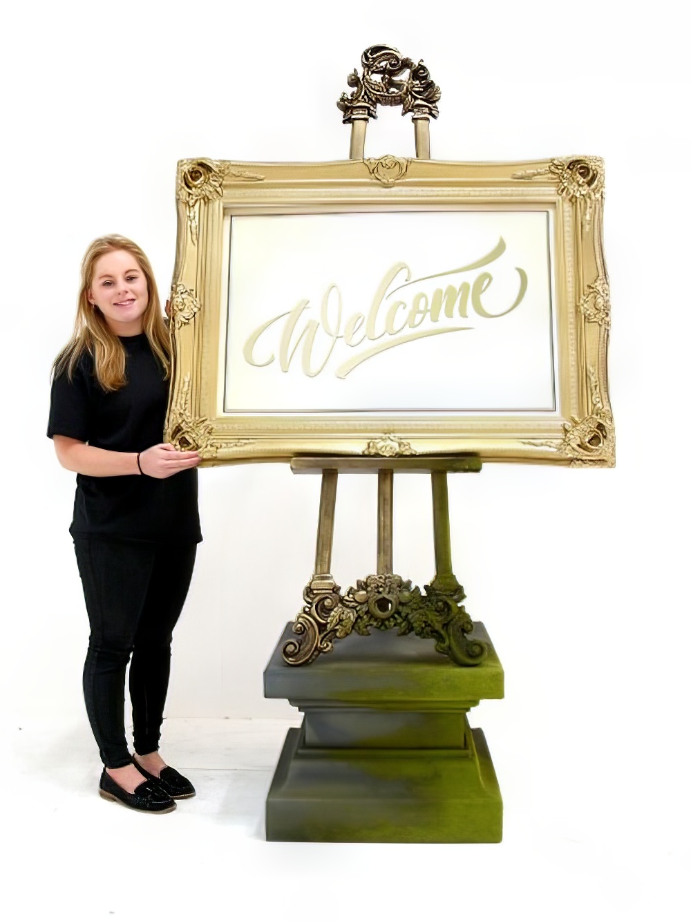 SCN217_Fairytale_Welcome_Sign_on_Plinthevent_prop_hire_DD_209_copy.jpg