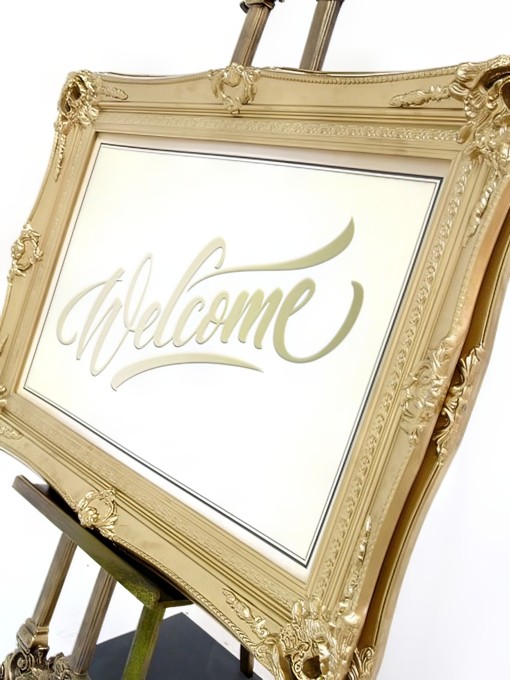 SCN217_Fairytale_Welcome_Sign_on_Plinthevent_prop_hire_DD_212_copy.jpg