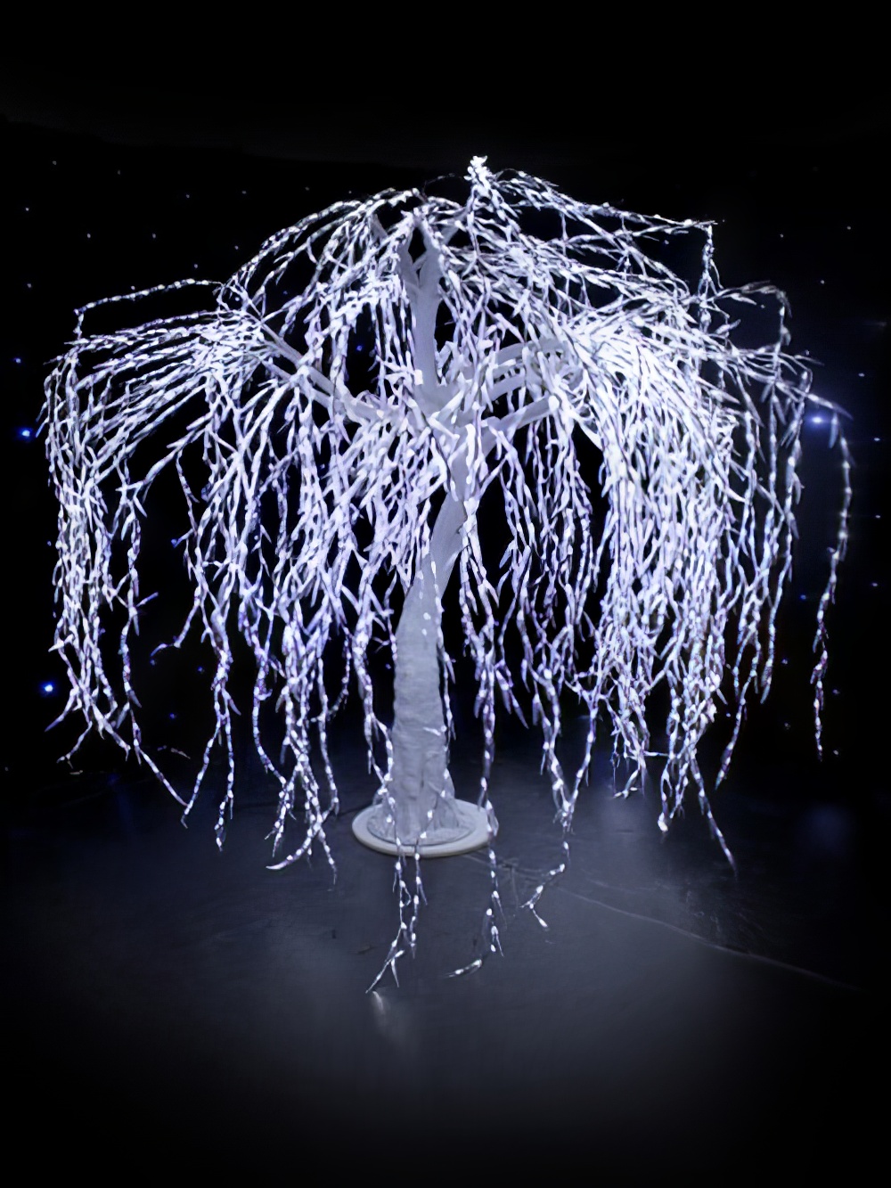 SCN223_Giant_LED_Willow_Tree_event_prop_hire_0032_DD272_high_res_optimised.jpg