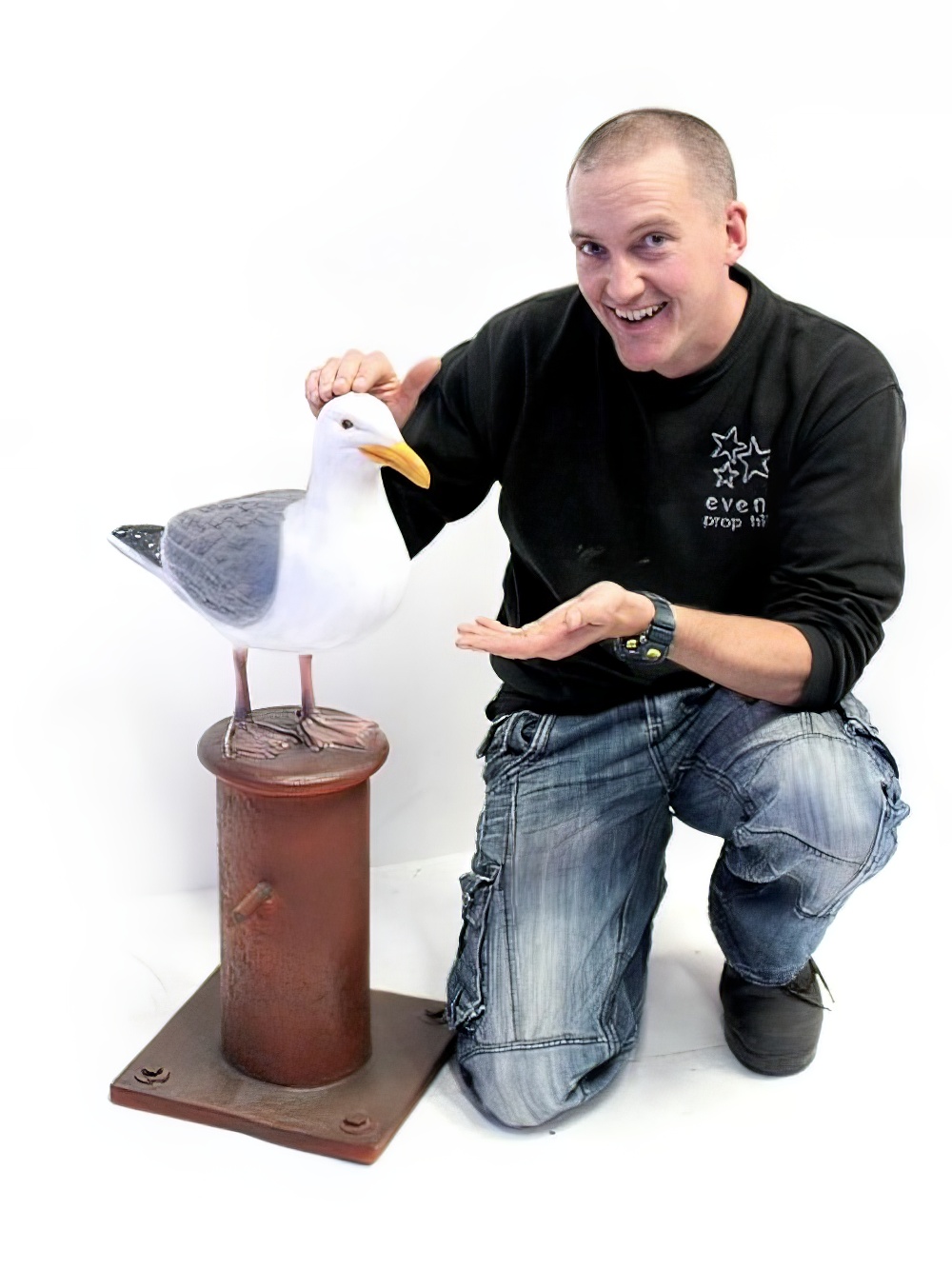 SN1078_Seagull_on_mooring_bollard_event_prop_hire_0101_DD127_optimised.jpg