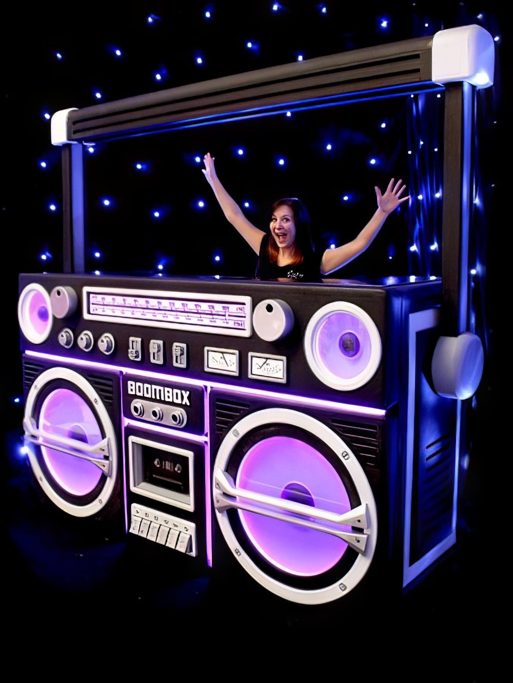 SN1184_giant_ghetto_blaster_prop_with_lights_event_prop_hire_0021IMG_6890_copy_Optimised.jpg