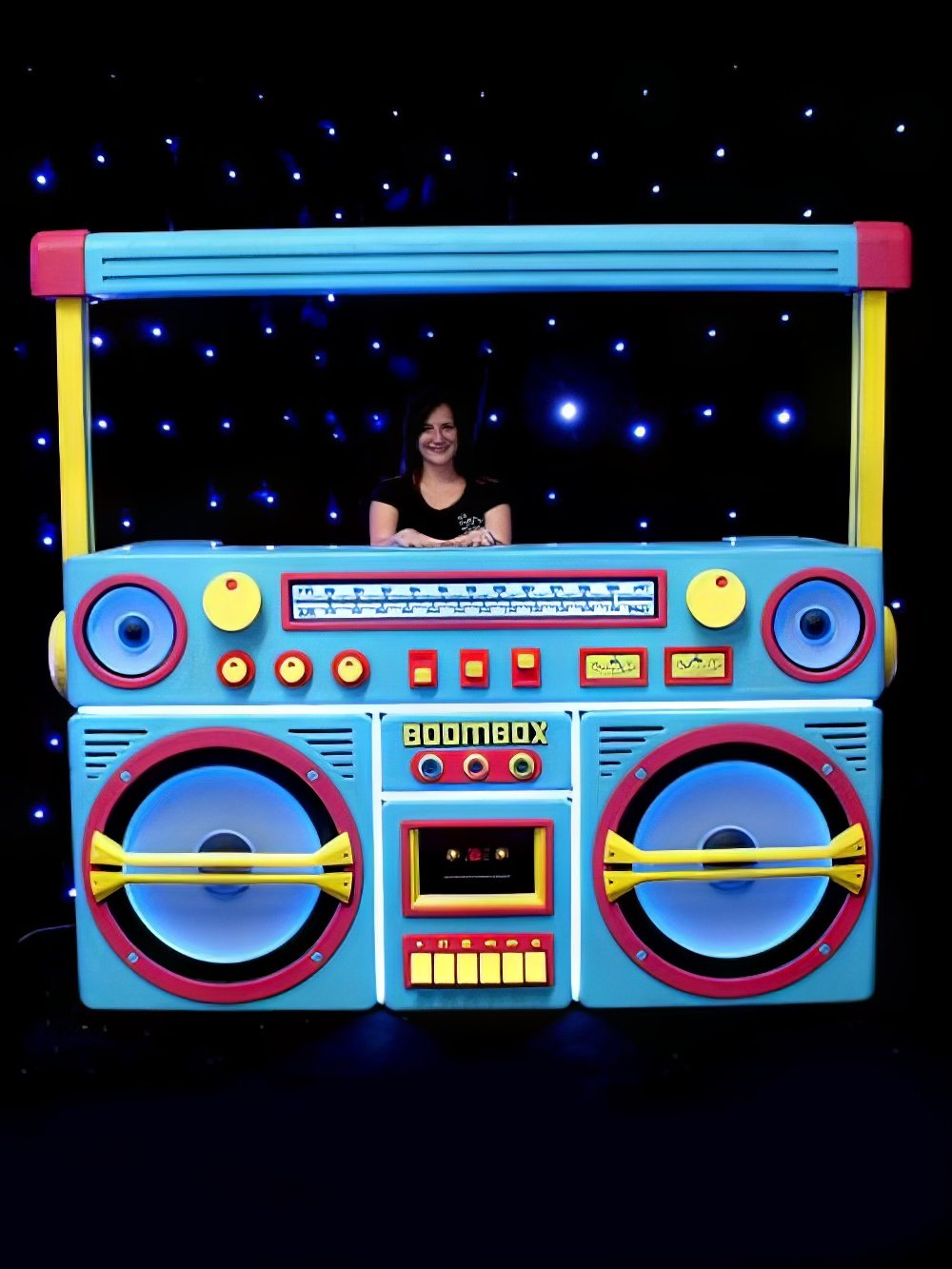 SN1185_neon_blue_giant_ghetto_blaster_prop_with_lights_event_prop_hire_0024IMG_6827_copy_Optimised.jpg