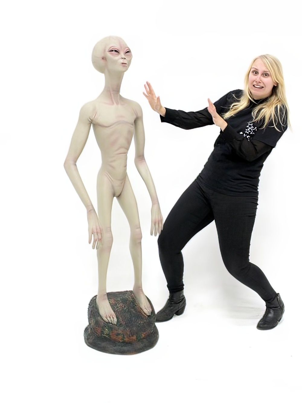 SN1413_Alien_3D_Figure_event_prop_hire_0020_DD321_high_res_optimised.jpg