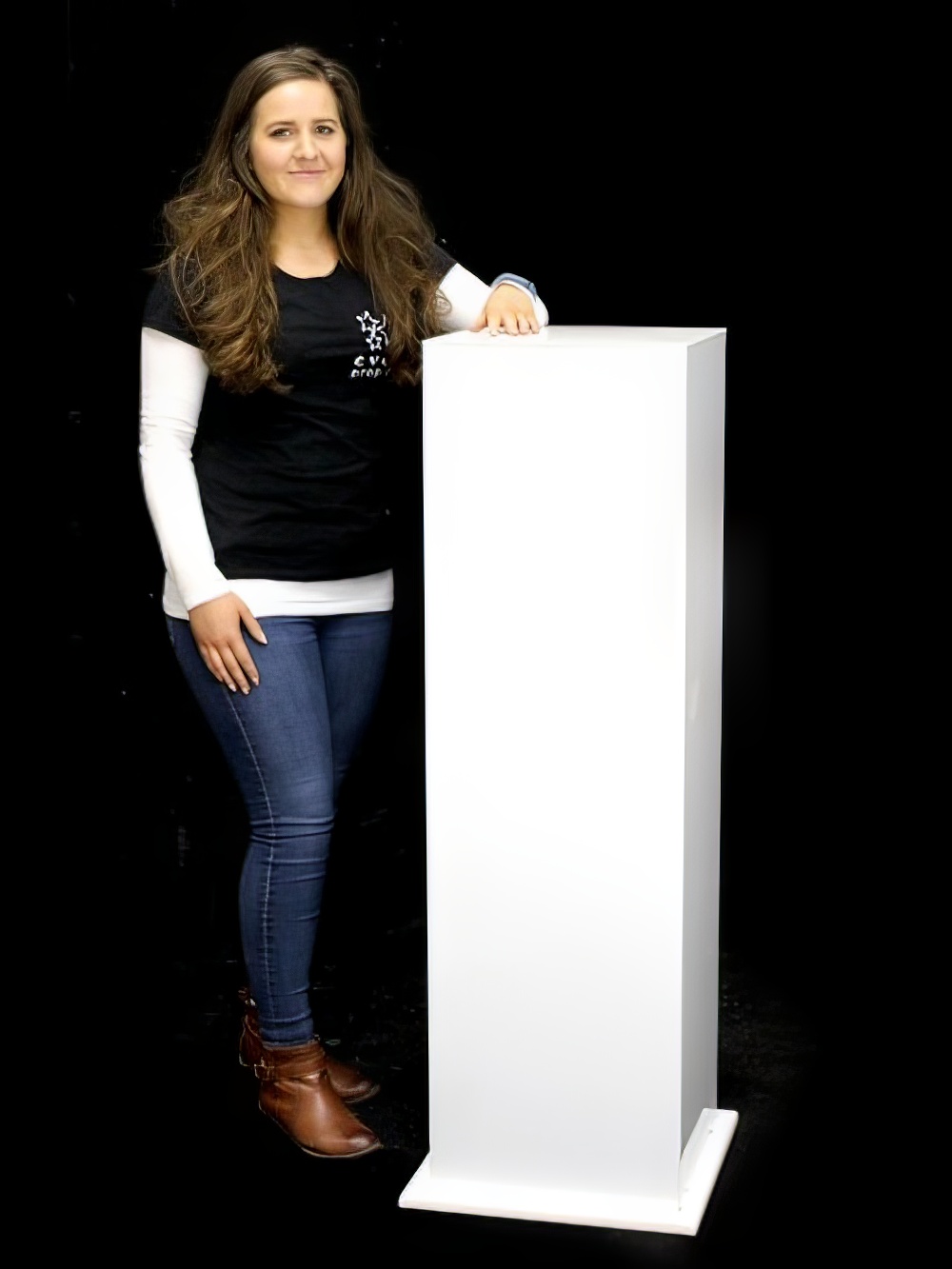 SN1430_White_Gloss_Plinth_event_prop_hire_0025IMG_0563_copy_optimised.jpg