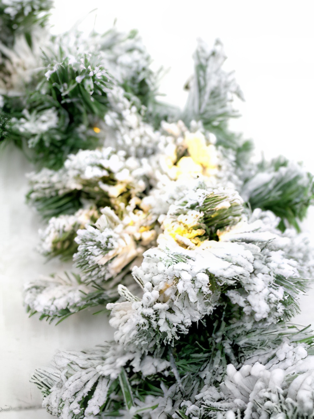 SN1738_Flocked_Pre-Lit_Christmas_Garland_event_prop_hire_0038IMG_9849_copy_optimised.jpg