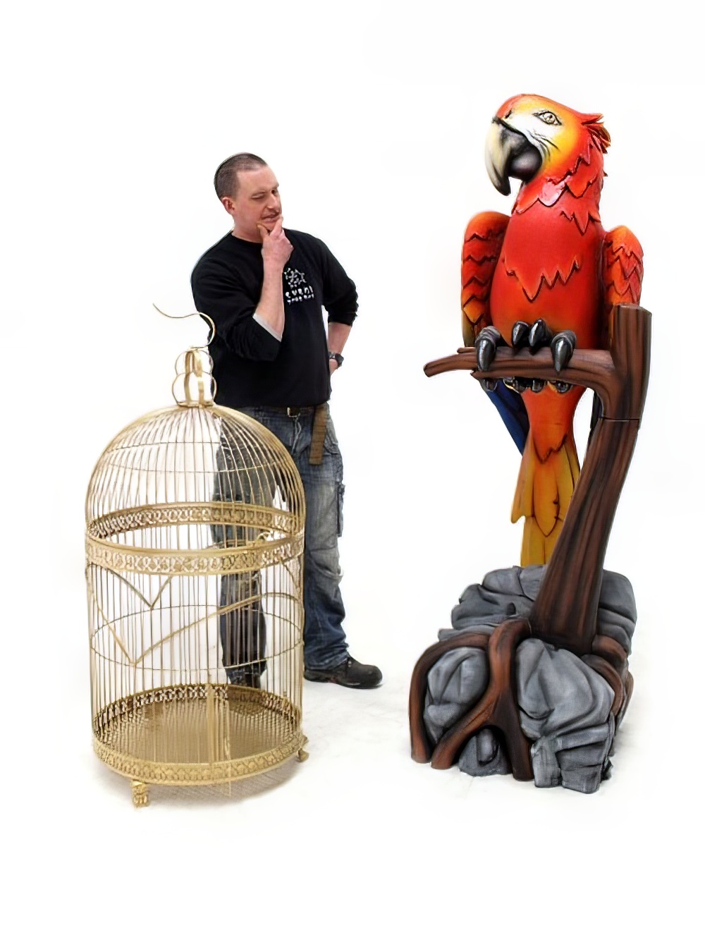 SN1919_SN2087_Giant_Parrot_Prop_Red_Green_Giant_Gold_Bird_Cage_event_prop_hire_0056SW_146_copy_optimised.jpg