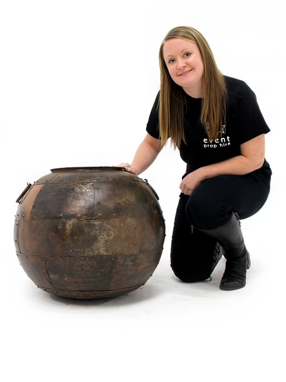 SN1920_Cast_Iron_Pot_event_prop_hire_0018SW_019_copy_optimised.jpg