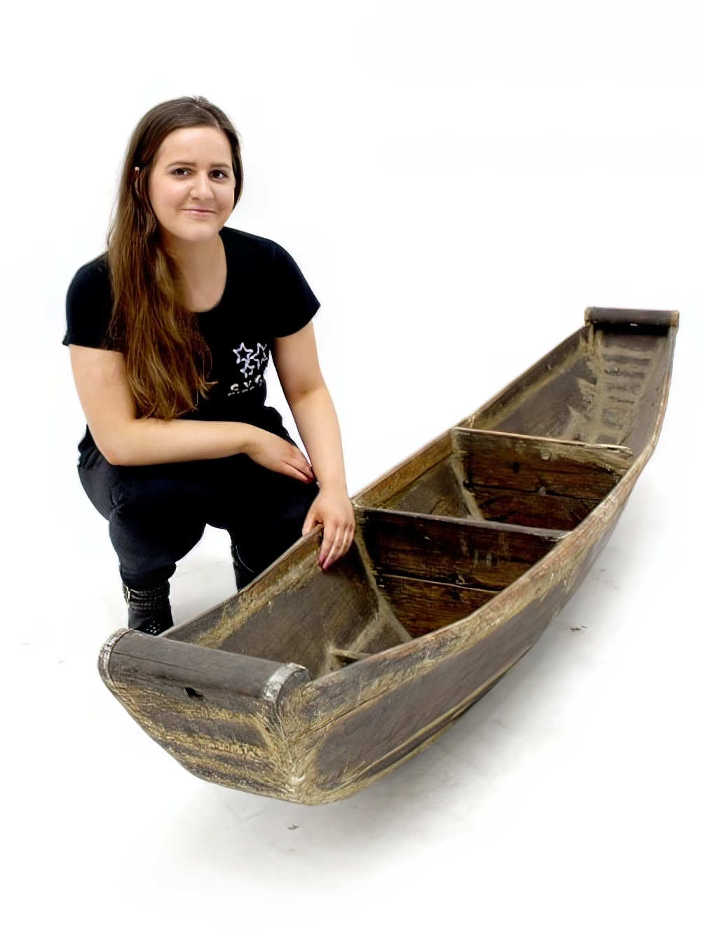 SN1940_Rustic_Dugout_Canoe_1_event_prop_hire_0095IMG_0738_copy_optimised.jpg