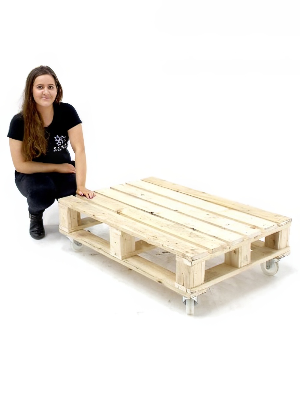 SN1946_Pallet_Coffee_Table_event_prop_hire_0080IMG_0718_copy_optimised.jpg