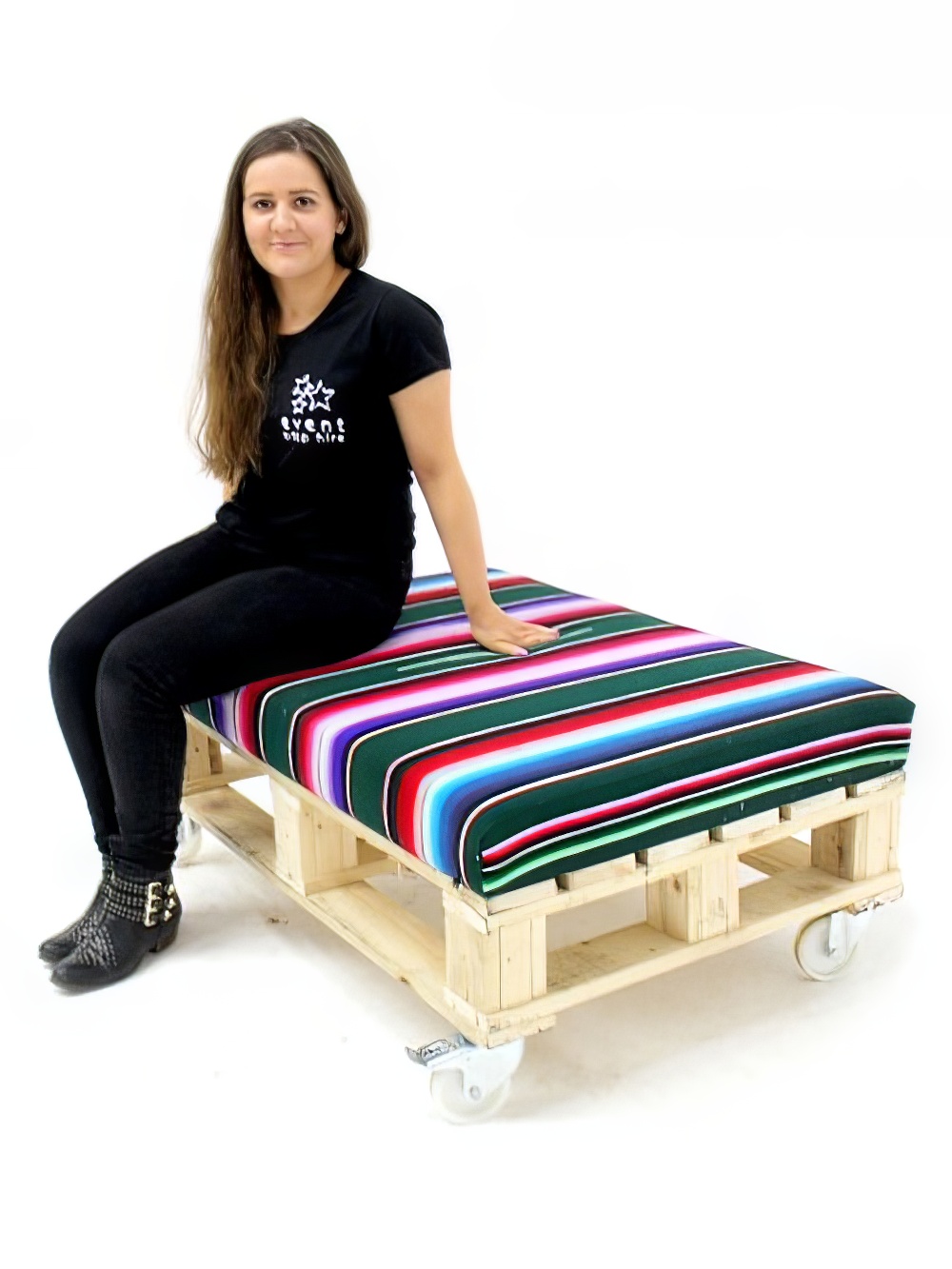 SN1947_Carnival_Pallet_Bench_event_prop_hire_0084IMG_0723_copy_optimised.jpg