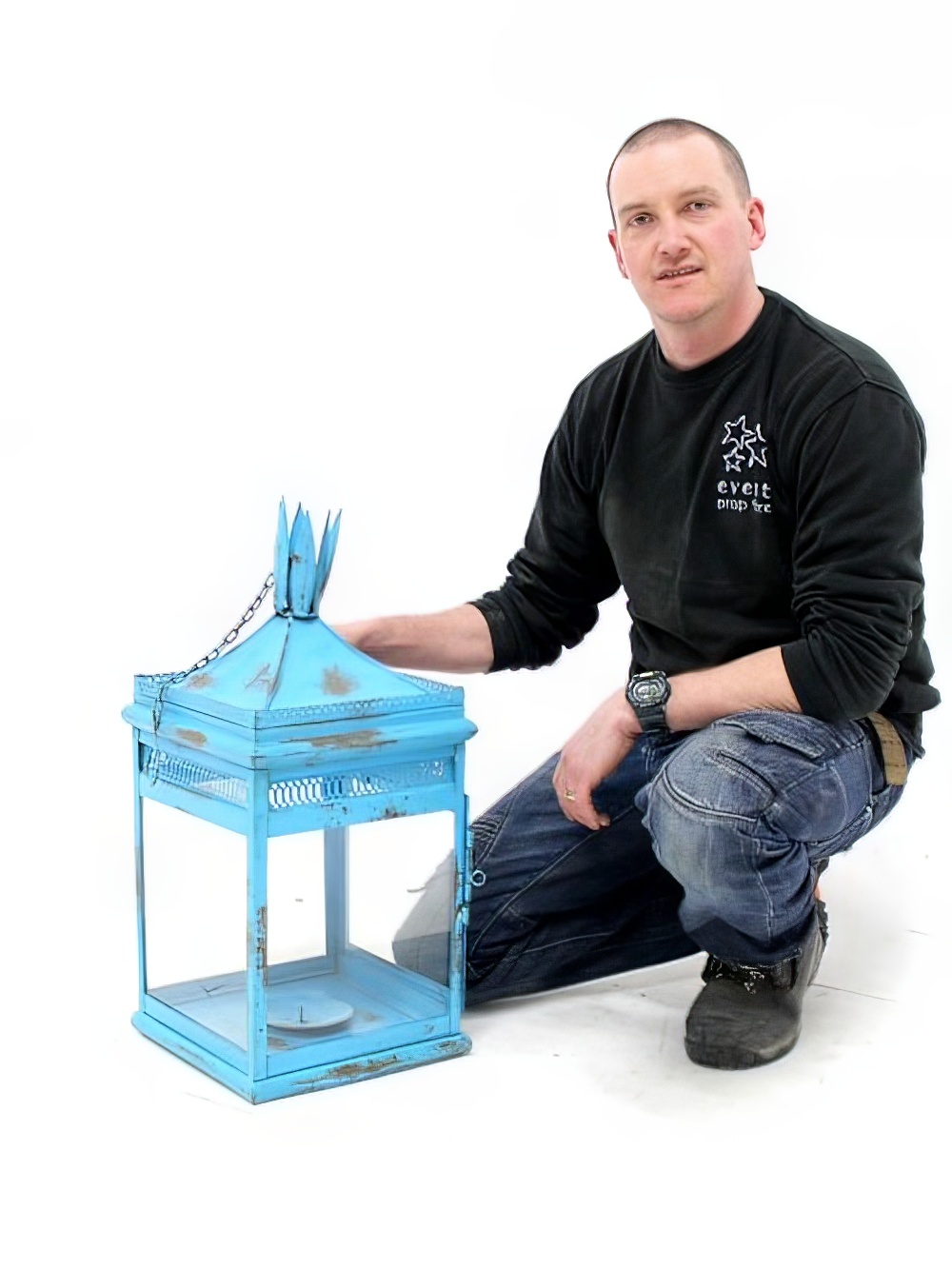 SN2037_Large_Distressed_Blue_Lantern_-_Square_event_prop_hire_0025_DD626_copy_optimised