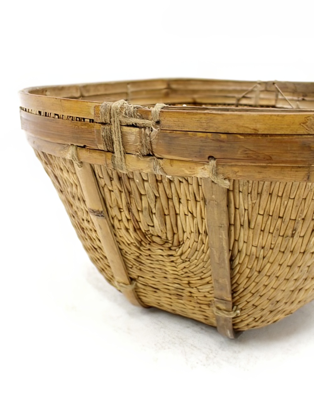 SN2085_Rustic_Oval_Wicker_Basket_event_prop_hire_0040_DD808_copy_optimised
