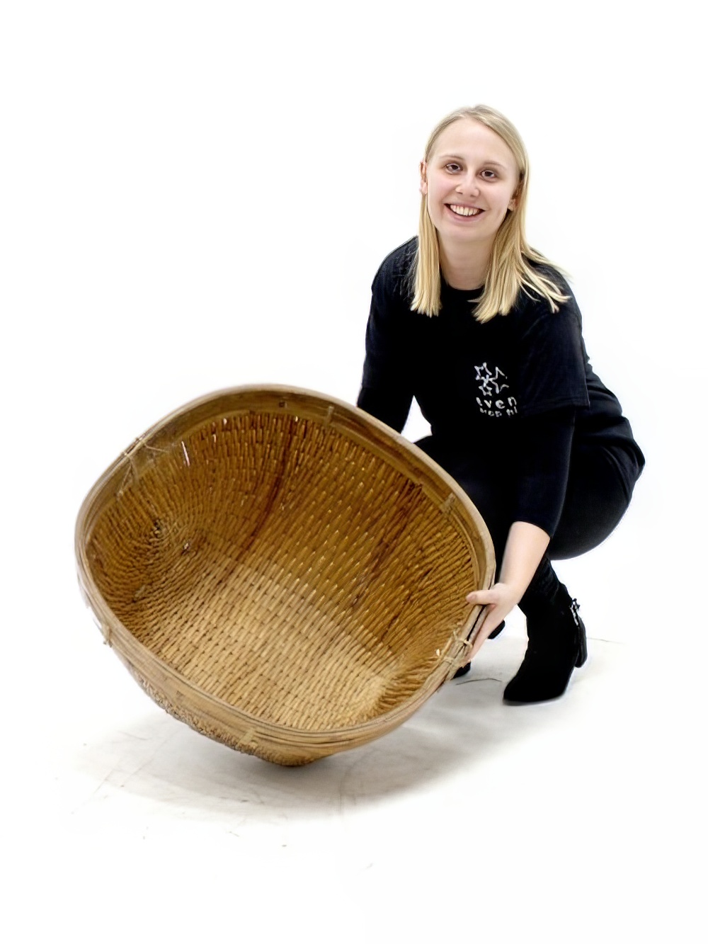 SN2085_Rustic_Oval_Wicker_Basket_event_prop_hire_0042_DD810_copy_optimised
