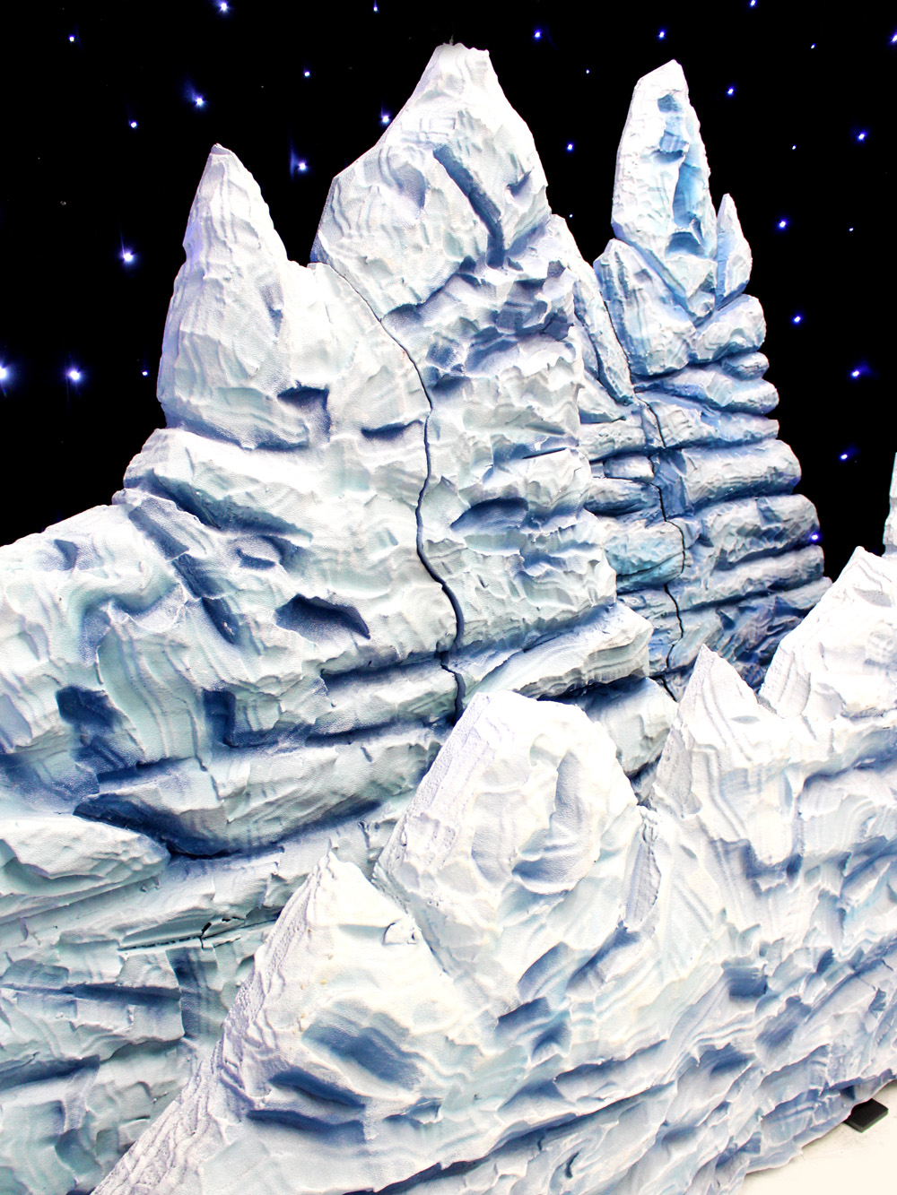 SN2262_Snow_Covered_Mountain_Range_event_prop_hire_0021IMG_8477_copy