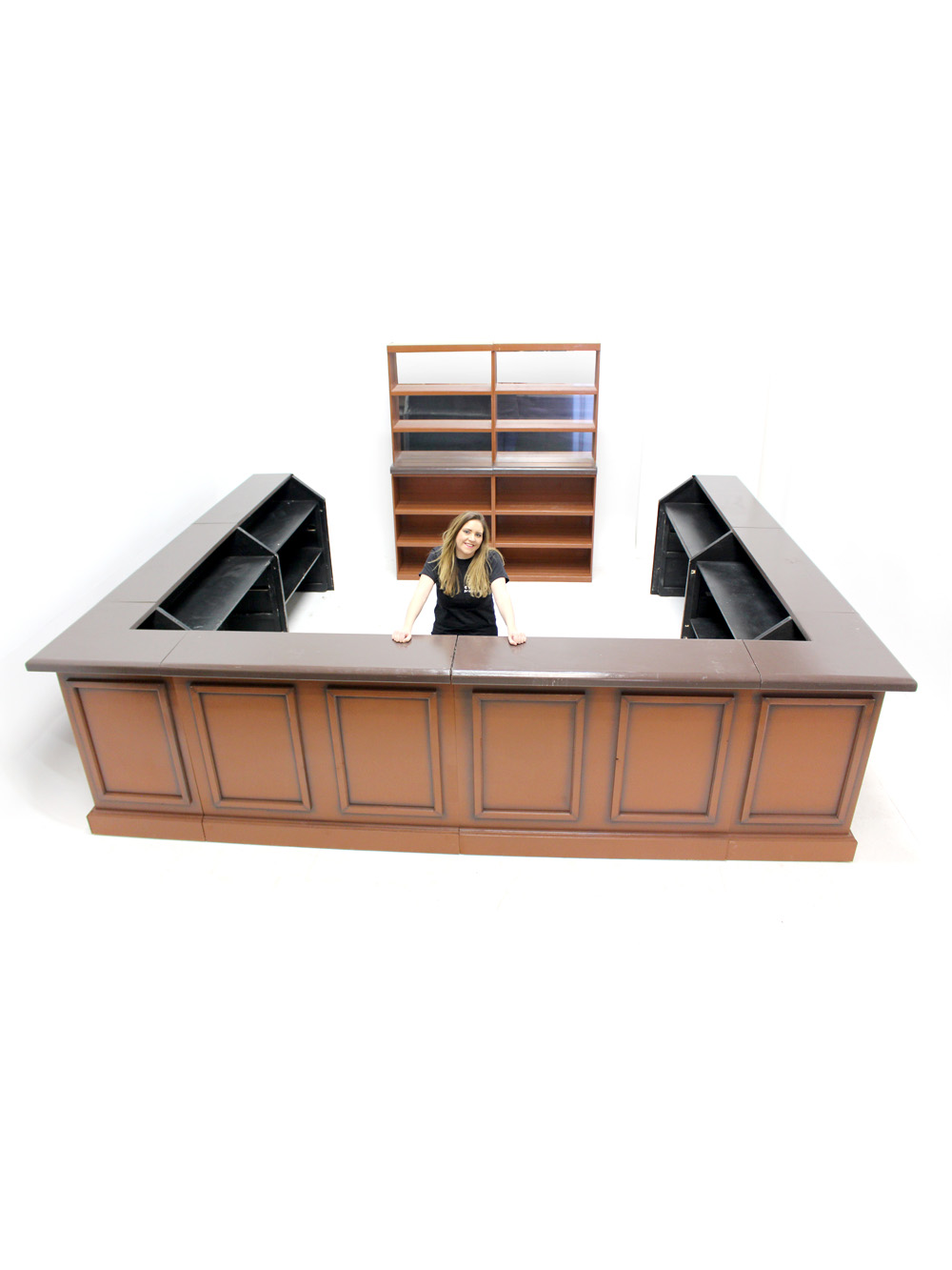 SN2374_Large_U_SHaped_Modular_wooden_bar_with_back_bars_event_prop_hire_0006_DDOPT_1A_014031_copy_optimised