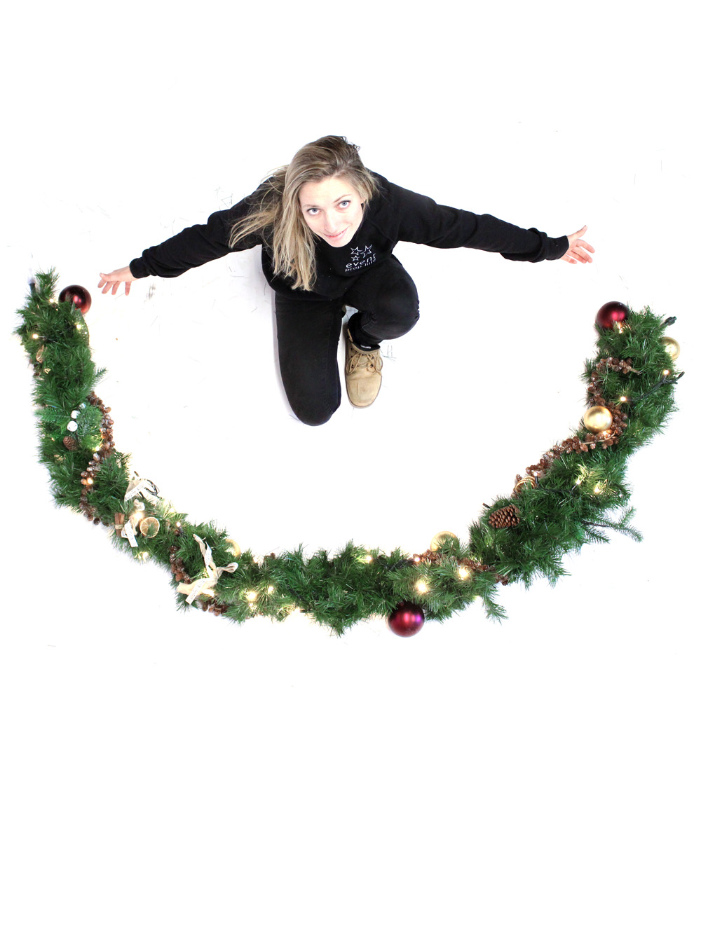 SN2587_Dressed_Vintage_Pine_Garland_event_prop_hire_0011IMG_7441_copy