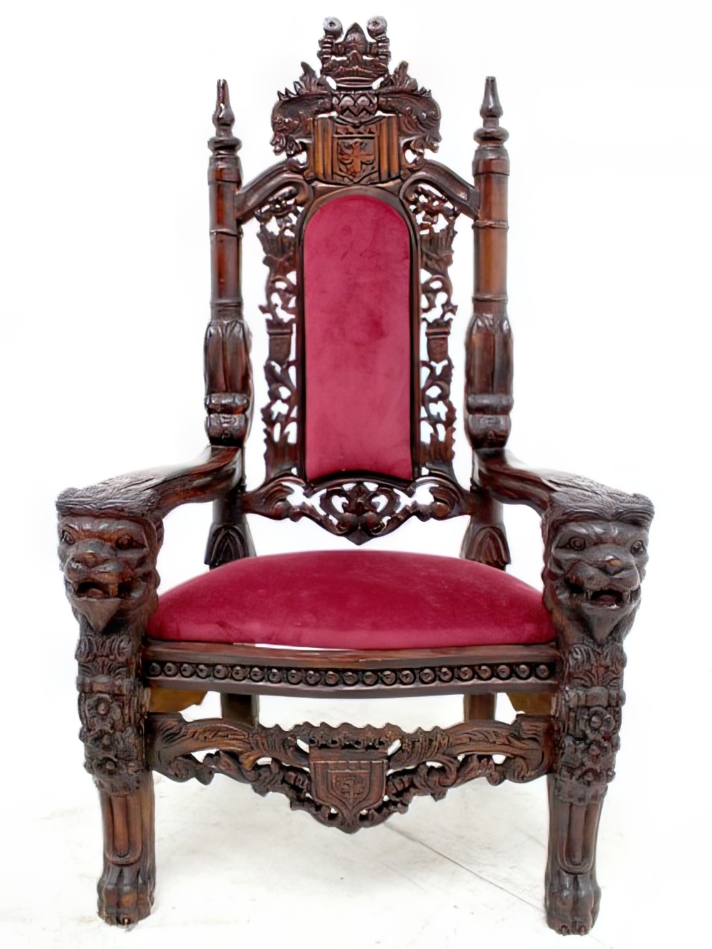 SN2593_Childrens_Dark_Wood_Throne_event_prop_hire_0018_DD130_copy_optimised