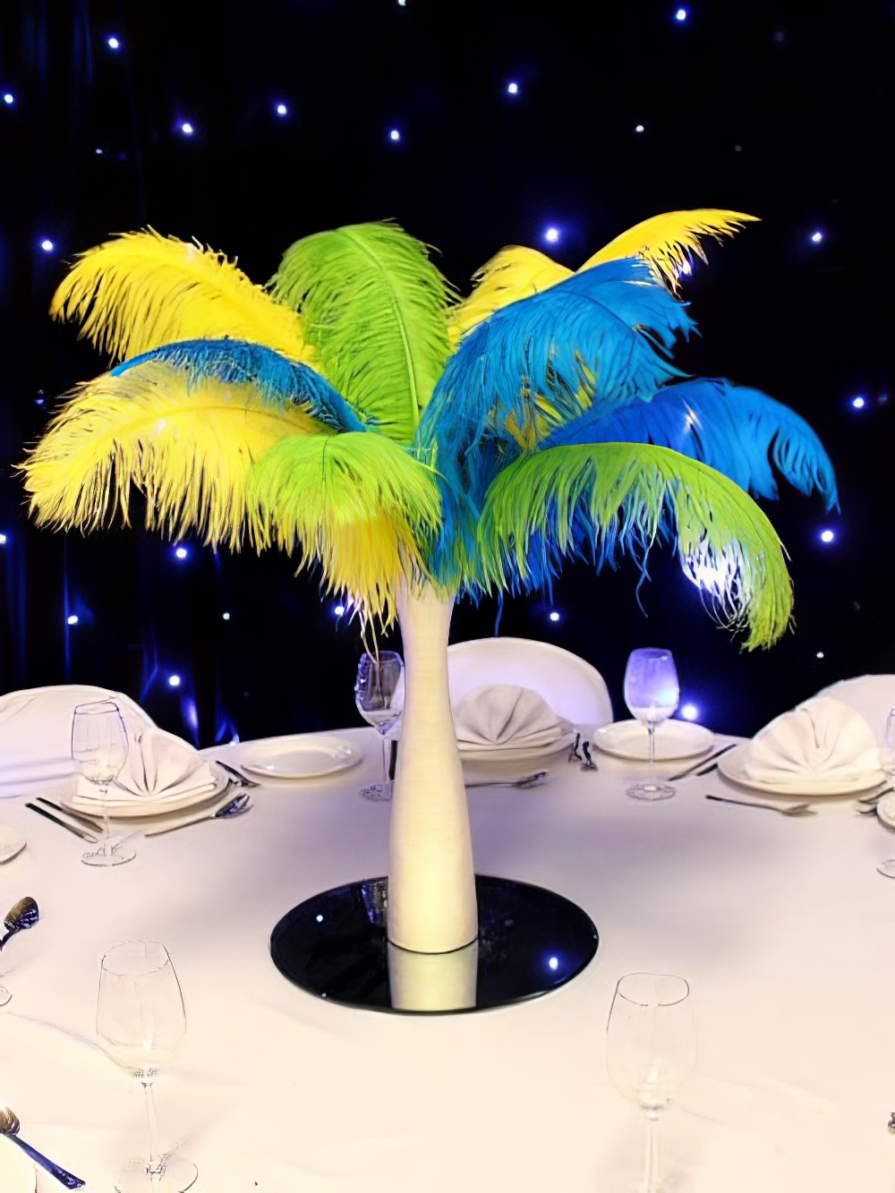 SN2777_Rio_-_Green_Yellowand_amp_Cyan_Feather_Display_in_Gold_Vase_event_prop_hire_0003_Rio_-_Green_Yellowand_amp_Cyan_event_prop_hire_0127IMG_5406_copy