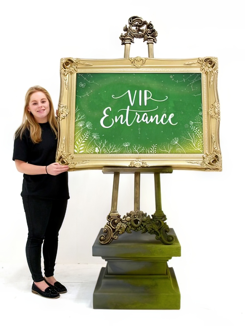 SN4142_Enchanted_VIP_Entrance_Sign_on_Plinth_Mossyevent_prop_hire_011.jpg