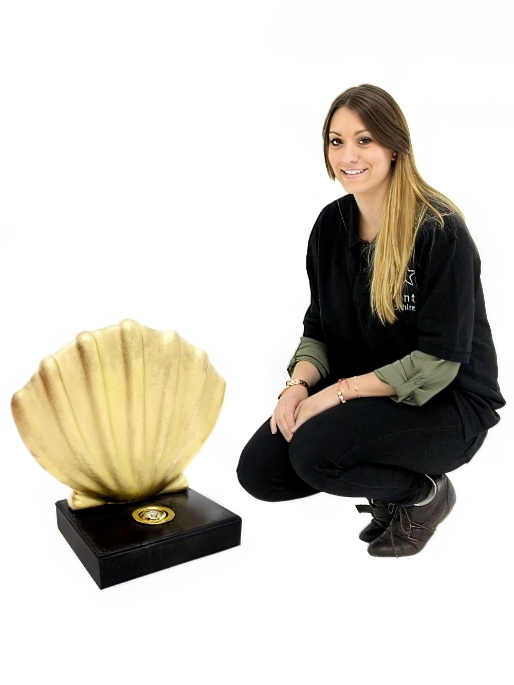 TWE08_art_deco_illuminating_gold_shell_1_event_prop_hire_optimised.jpg