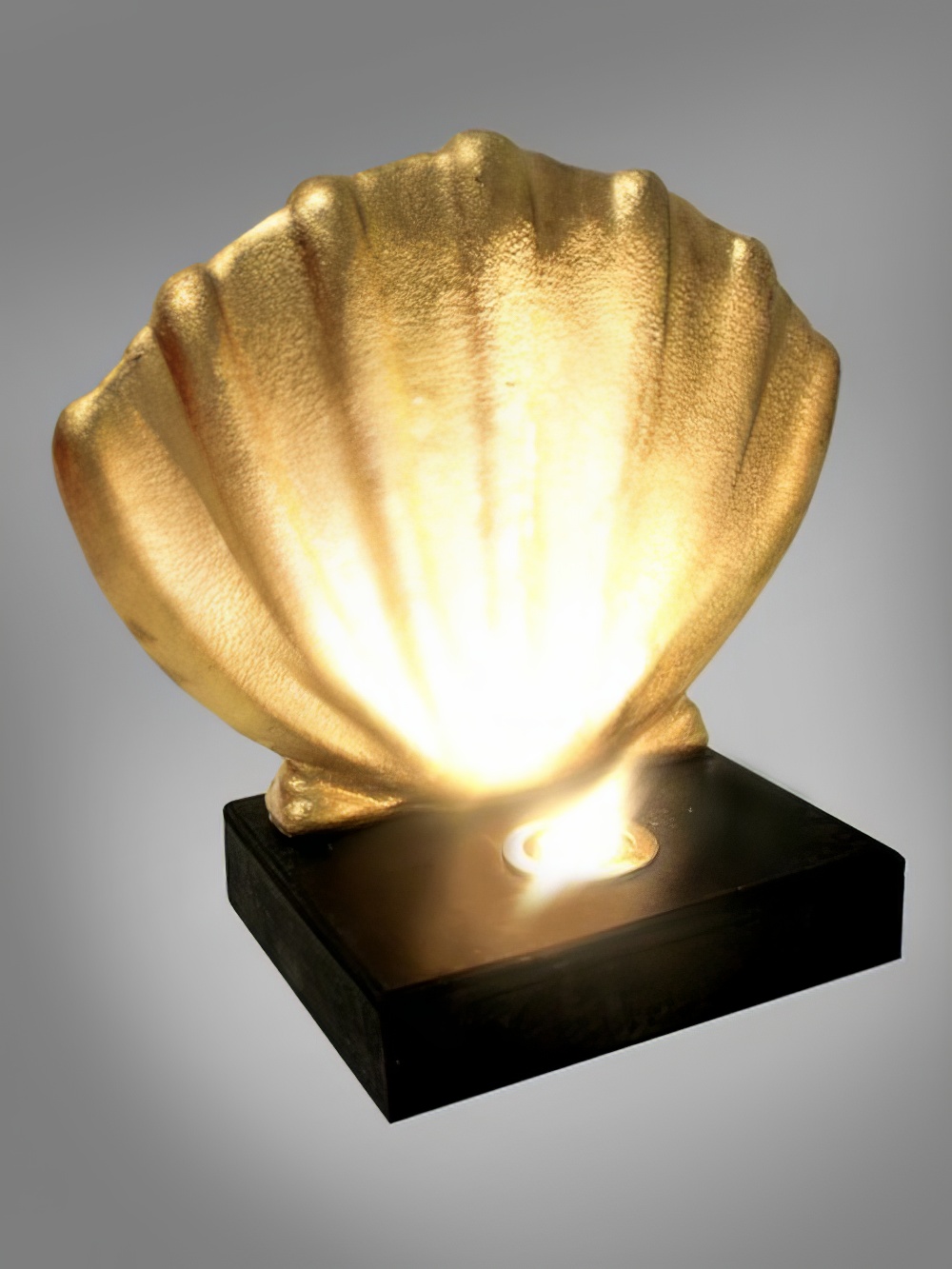 TWE08_art_deco_illuminating_gold_shell_2_event_prop_hire_optimised.jpg