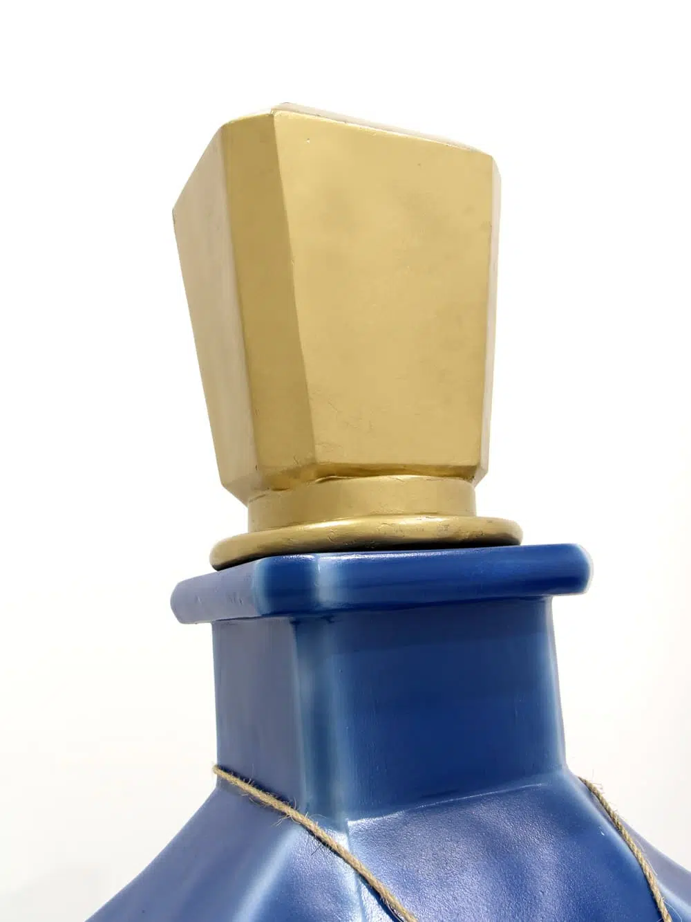 ALC09 Giant Drink Me Bottle _event_prop_hire_029