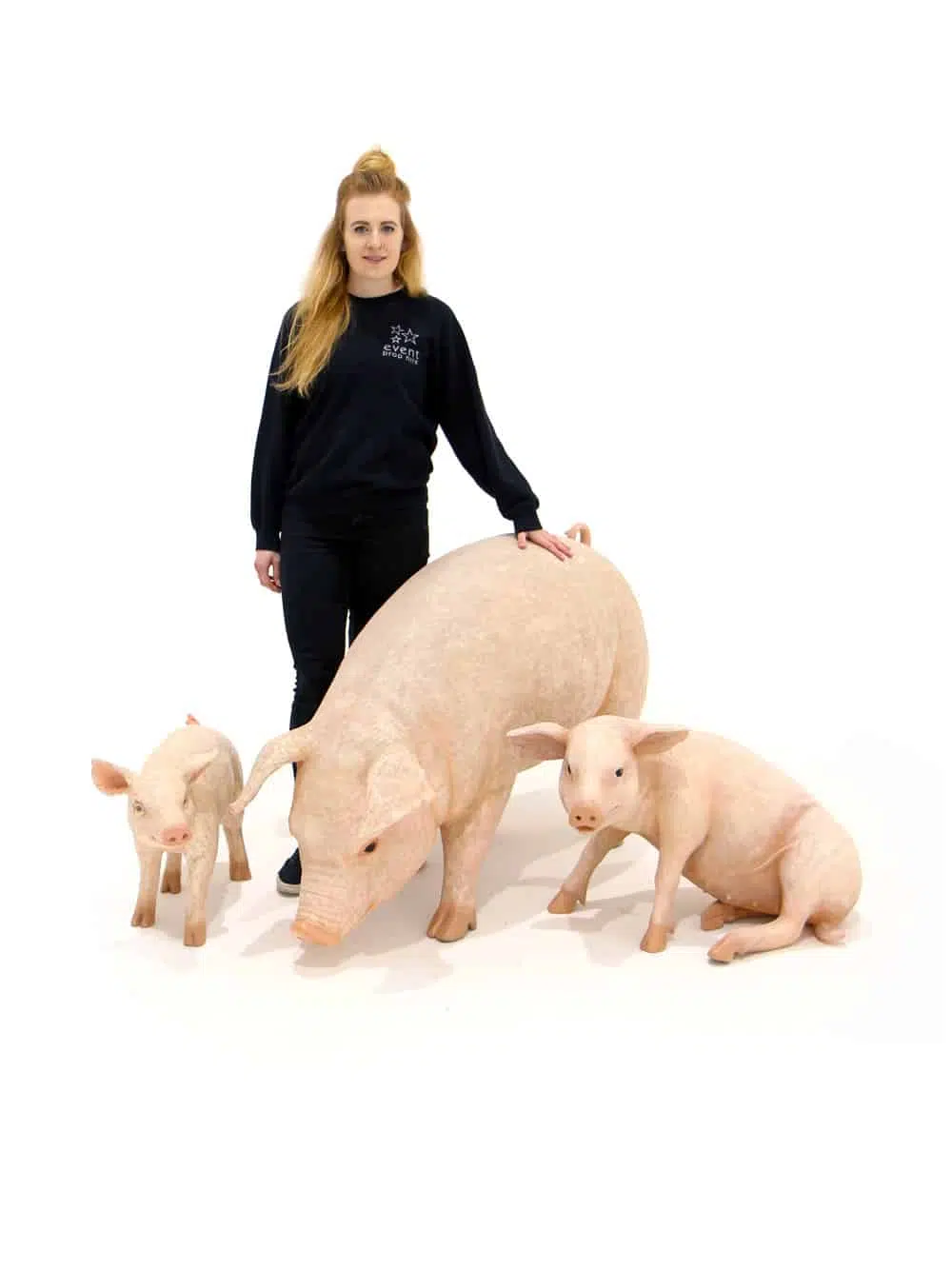AML43_SN5615_SN5616 Pig Family _event_prop_hire_052_Optimised
