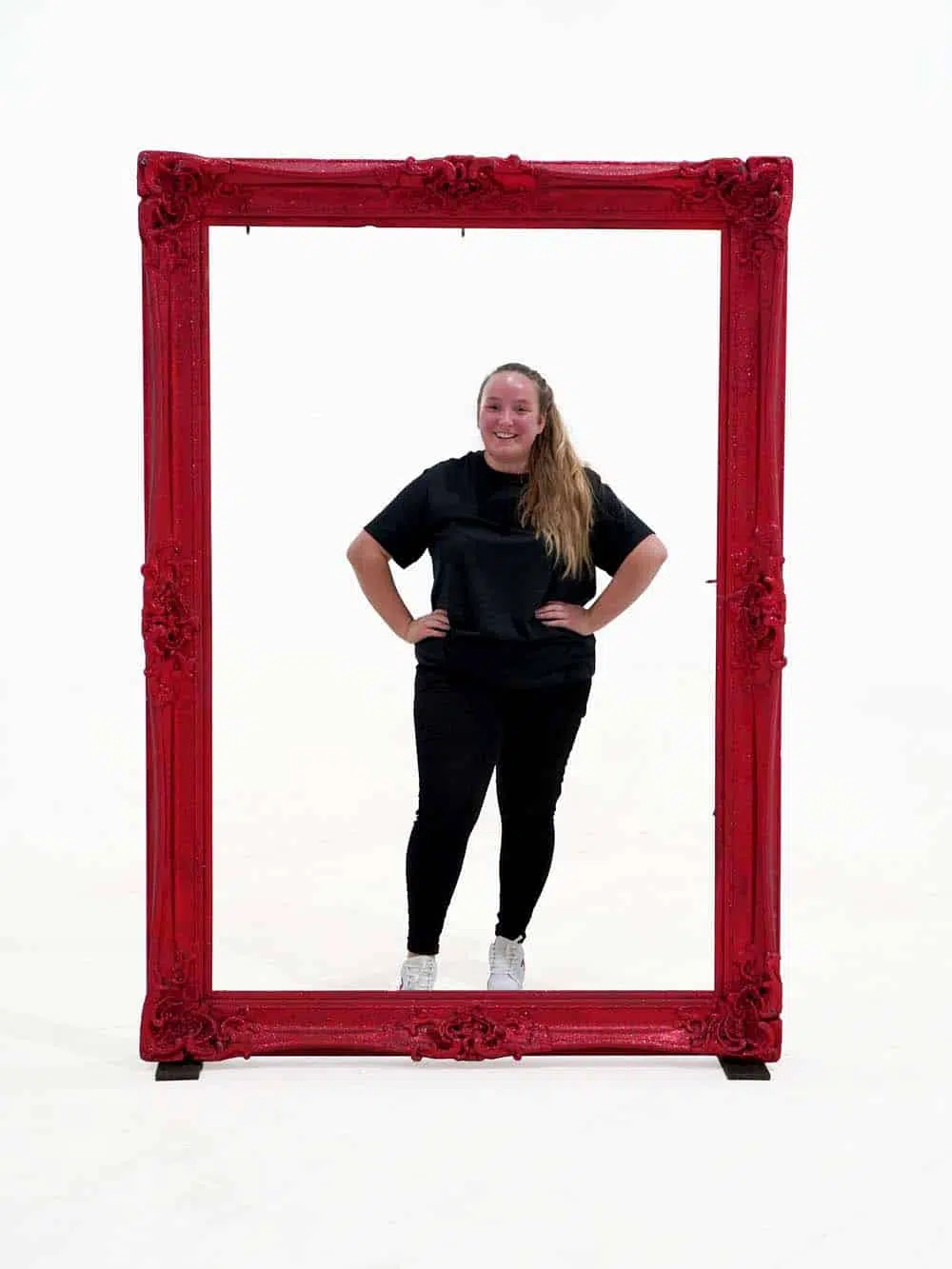 FRM12 _Giant Glittered Red Frame_event_prop_hire_EPH_Creative_051