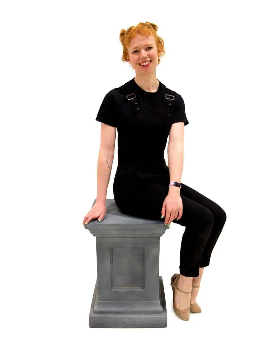 SCN131_Large Dark Stone Effect Urn Plinth_event_prop_hire_EPH_Creative_85_optimised