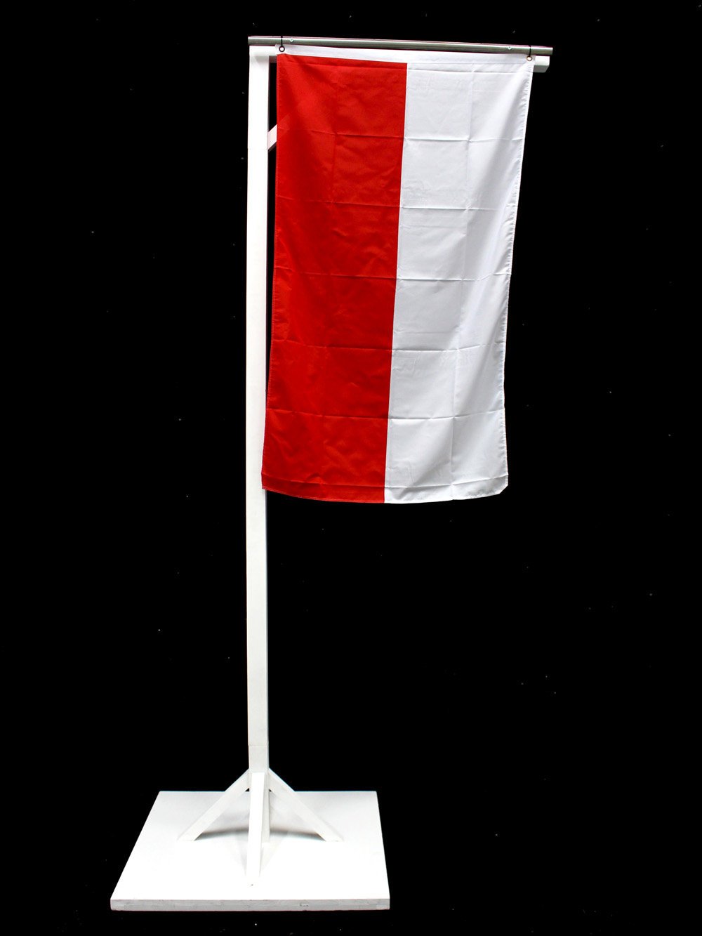 SN2854_White_3m_Freestanding_Flag_Stand_event_prop_hire_0008LG_145_copy