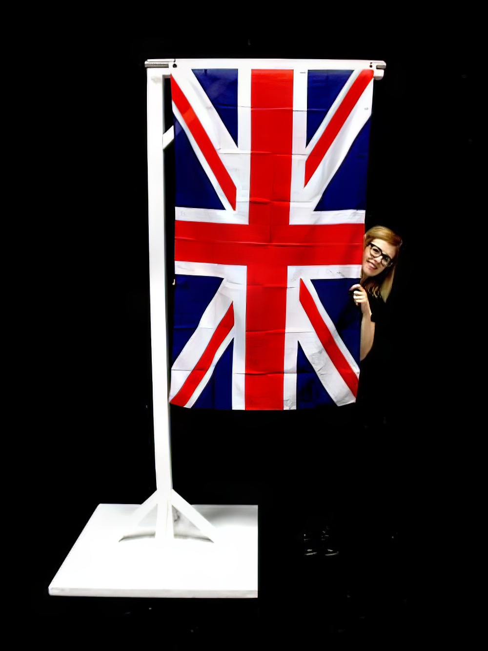 SN2865_White_24m_Freestanding_Flag_Stand_event_prop_hire_0011LG_141_copy
