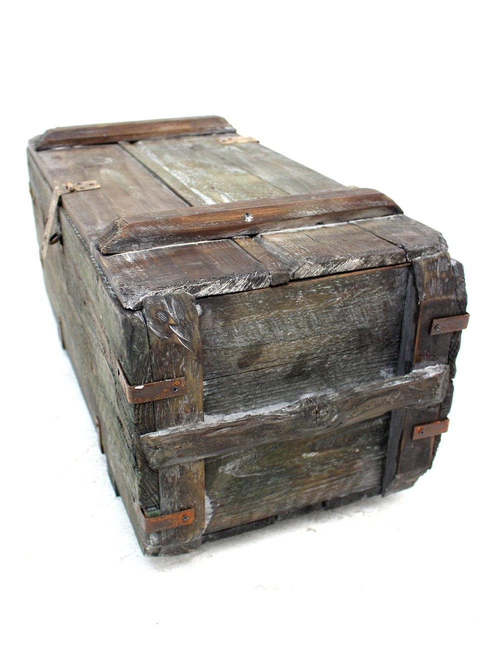 SN3031_Rustic_Chest_-_Large_event_prop_hire_0003DD_0008_copy_high_res