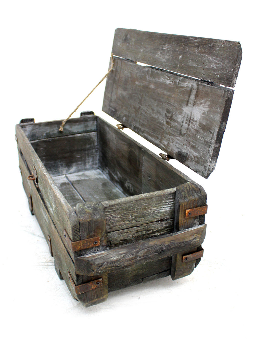 SN3032_Rustic_Chest_-_Small_event_prop_hire_0007DD_0011_copy