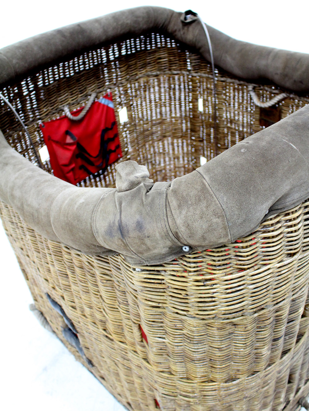 SN3056_Hot_Air_Balloon_Basket_event_prop_hire_0006IMG_8565_copy