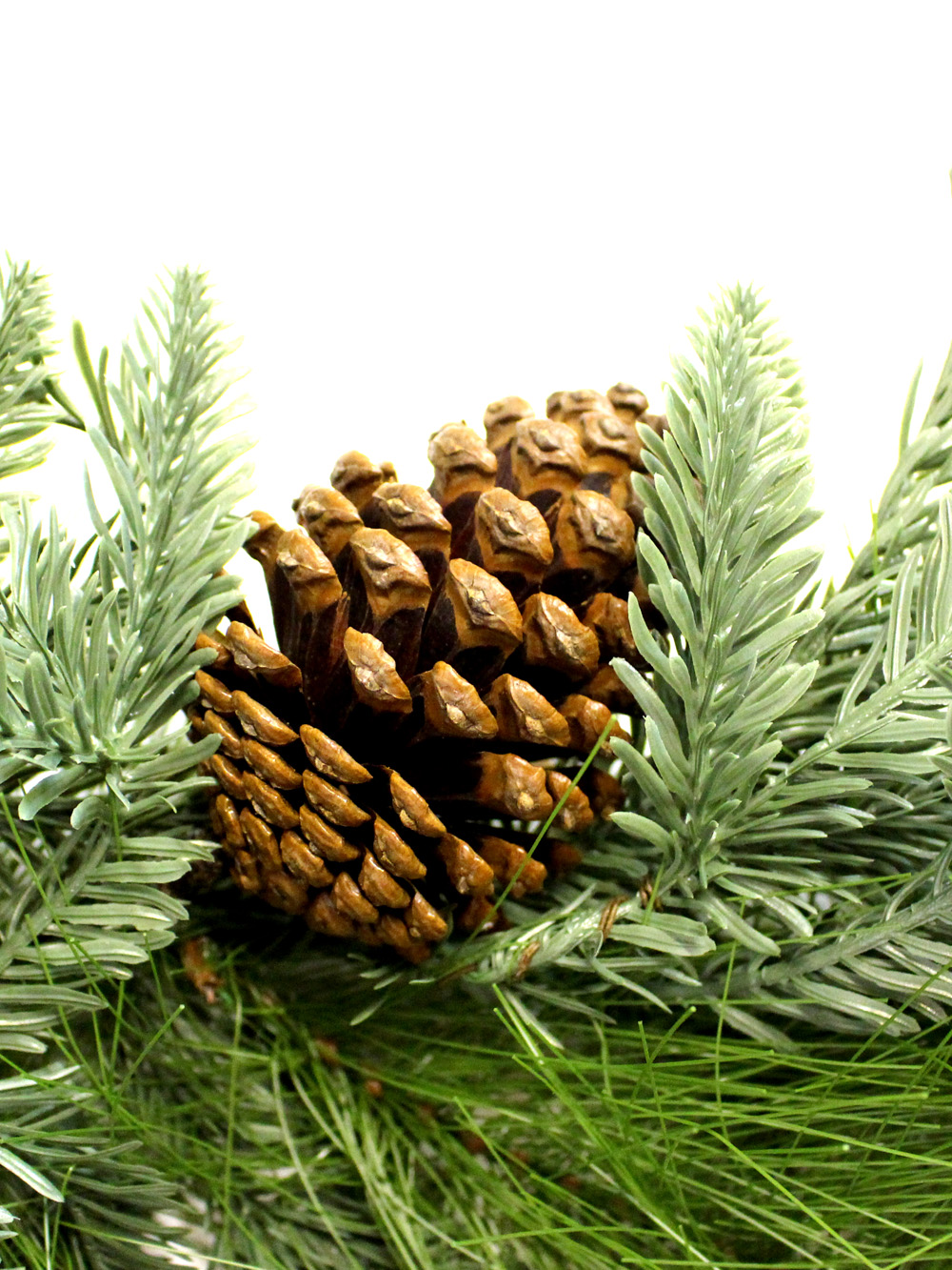 SN3060_Pine_Cone_Garland_event_prop_hire_0103IMG_7502_copy